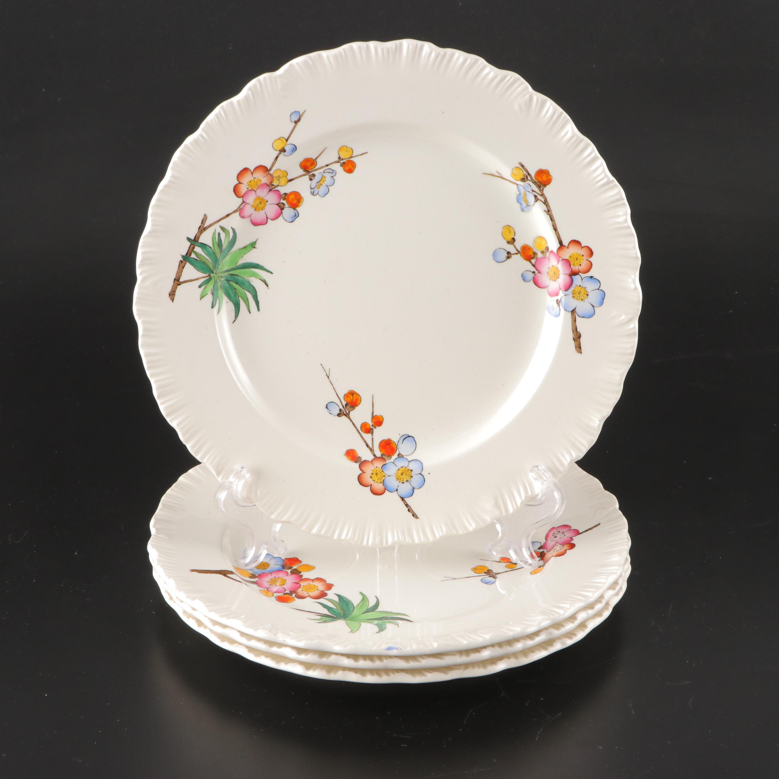 Wedgwood Chinoiserie Shell Edge Stoneware Dinnerware, circa 1926