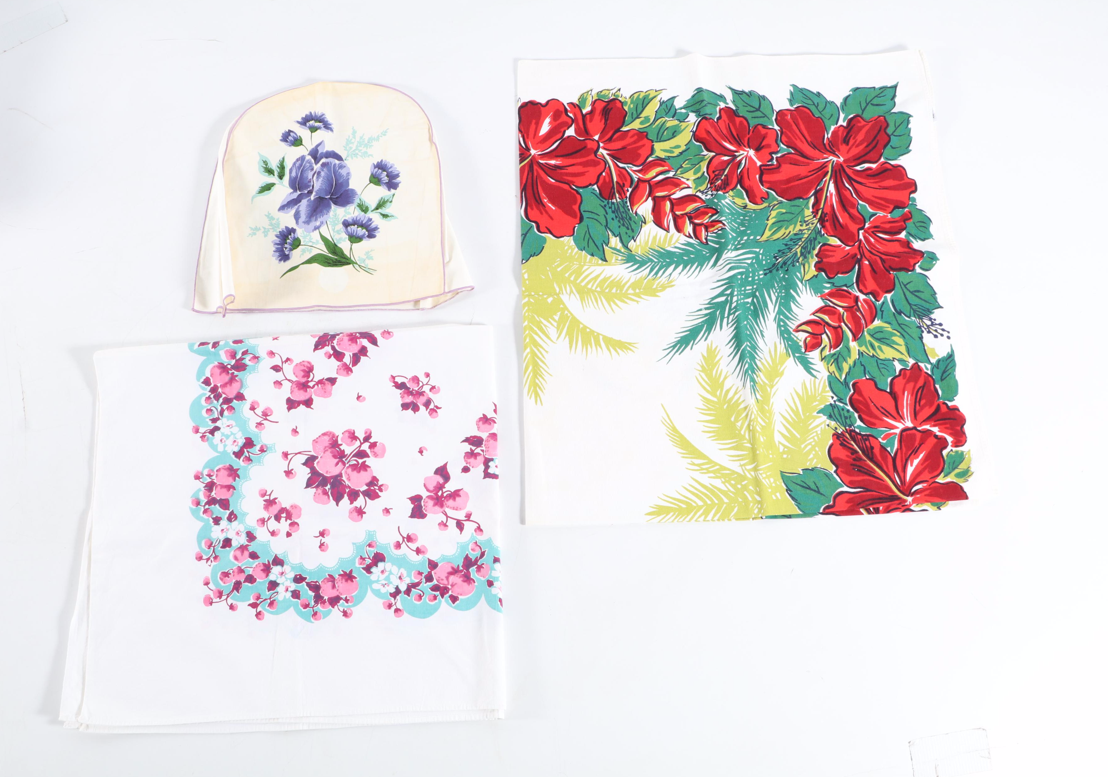 California Hand Prints Red Floral Tablecloth with Other Table Linens, Trim