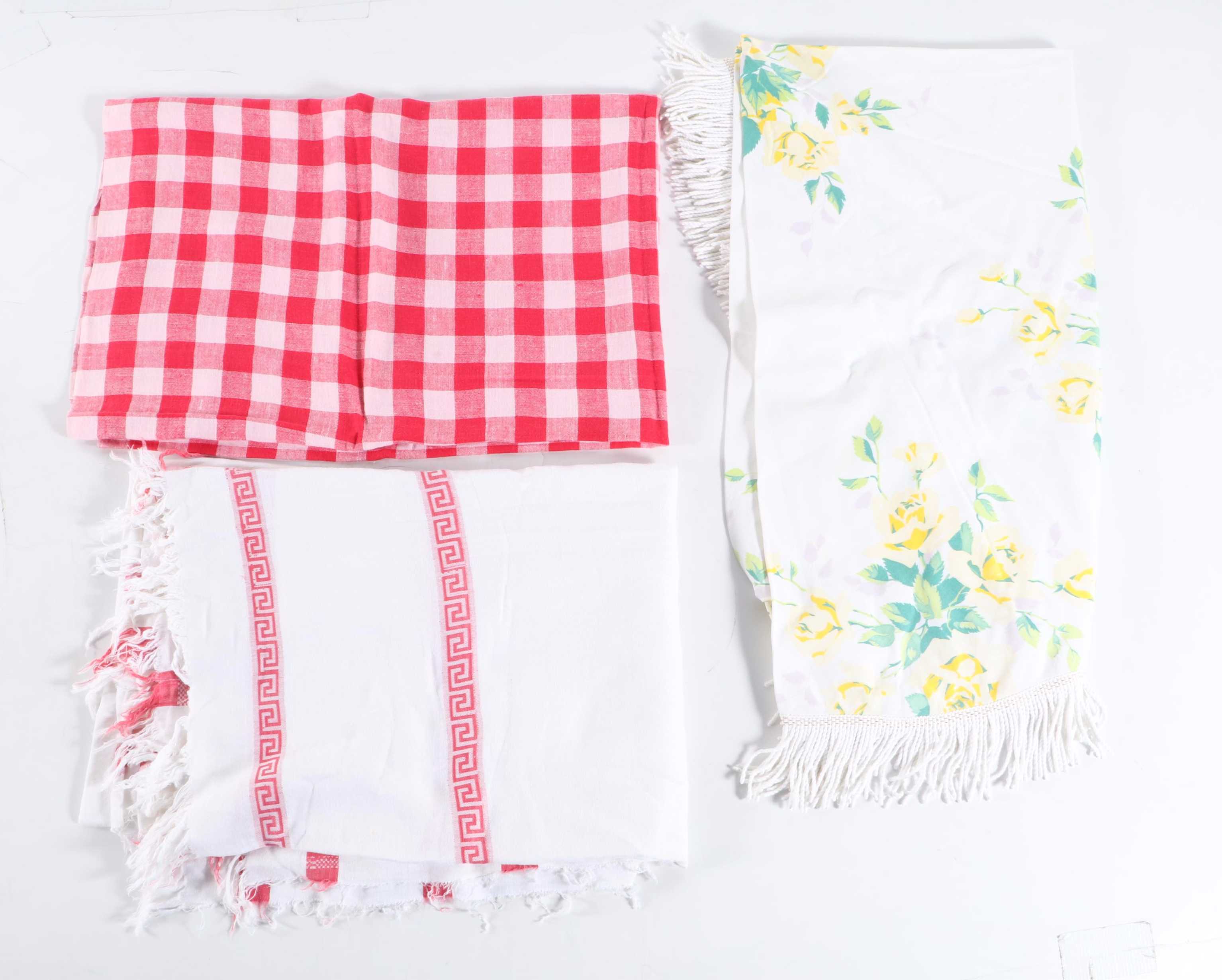 California Hand Prints Red Floral Tablecloth with Other Table Linens, Trim