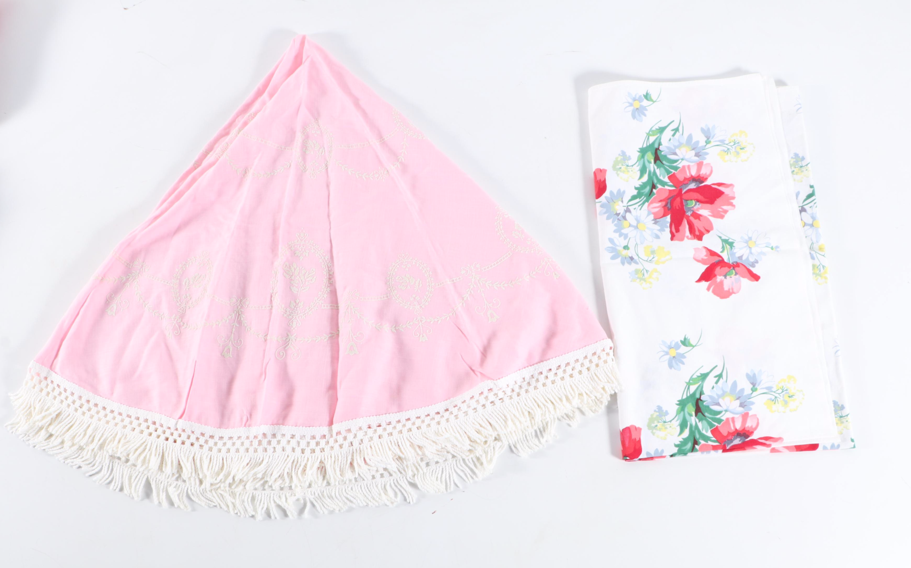 California Hand Prints Red Floral Tablecloth with Other Table Linens, Trim