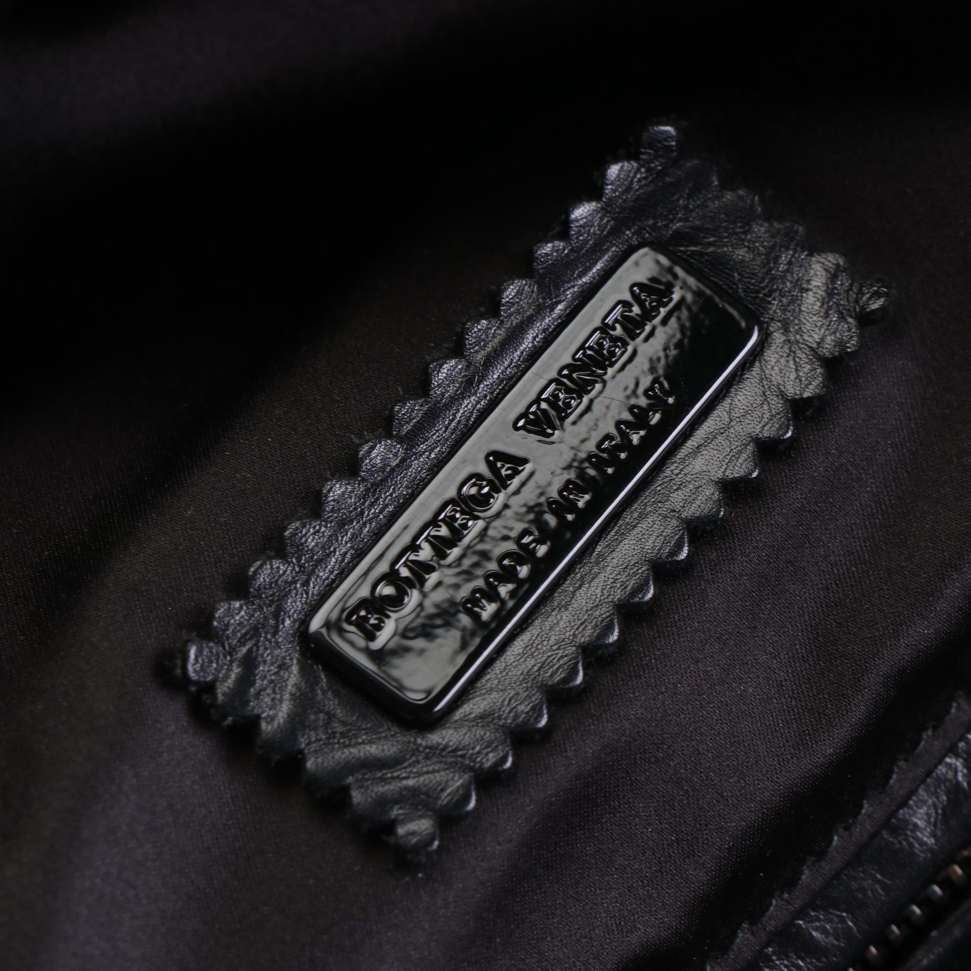 Bottega Veneta Hobo Bag in Leather with Intrecciato Strap