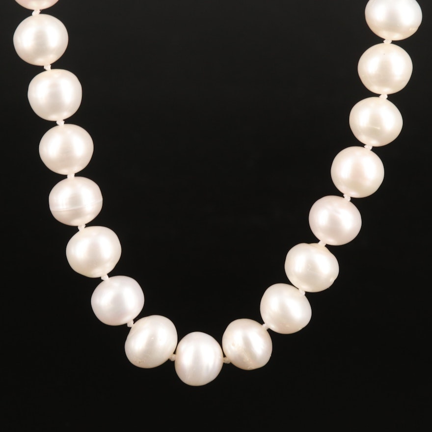 Rope Length Pearl Necklace