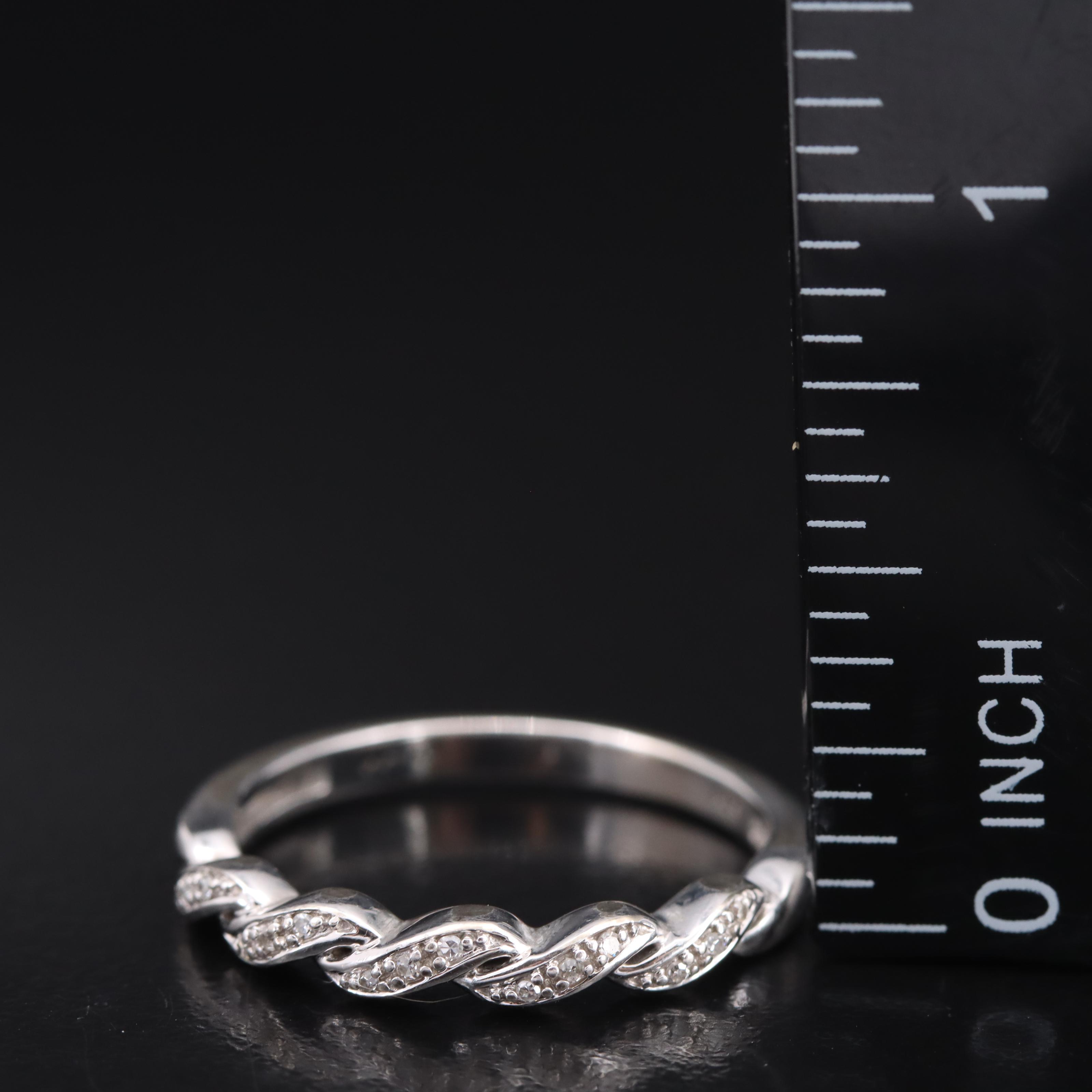 10K 0.06 CTW Diamond Band