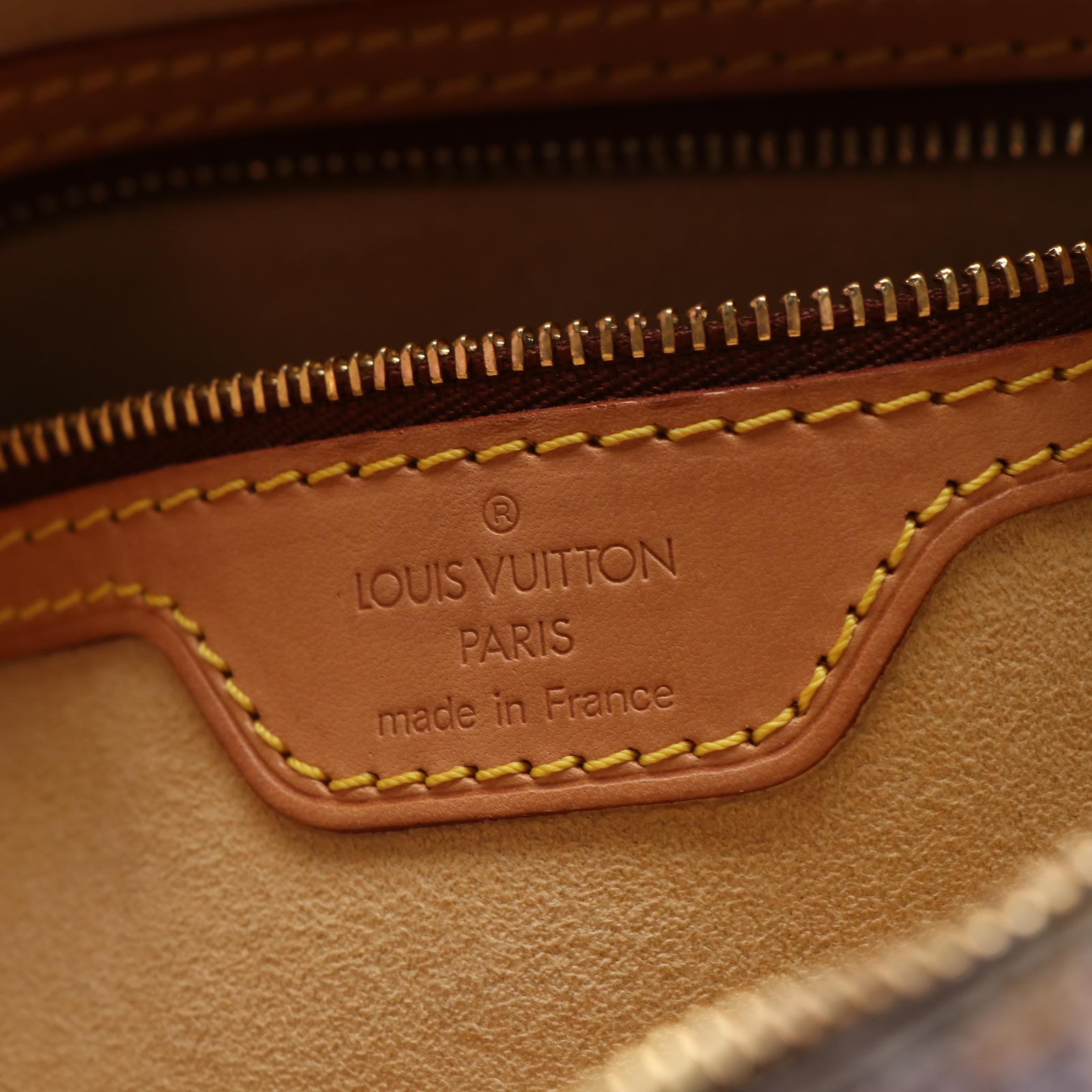 Louis Vuitton Looping GM in Monogram Canvas and Vachetta Leather