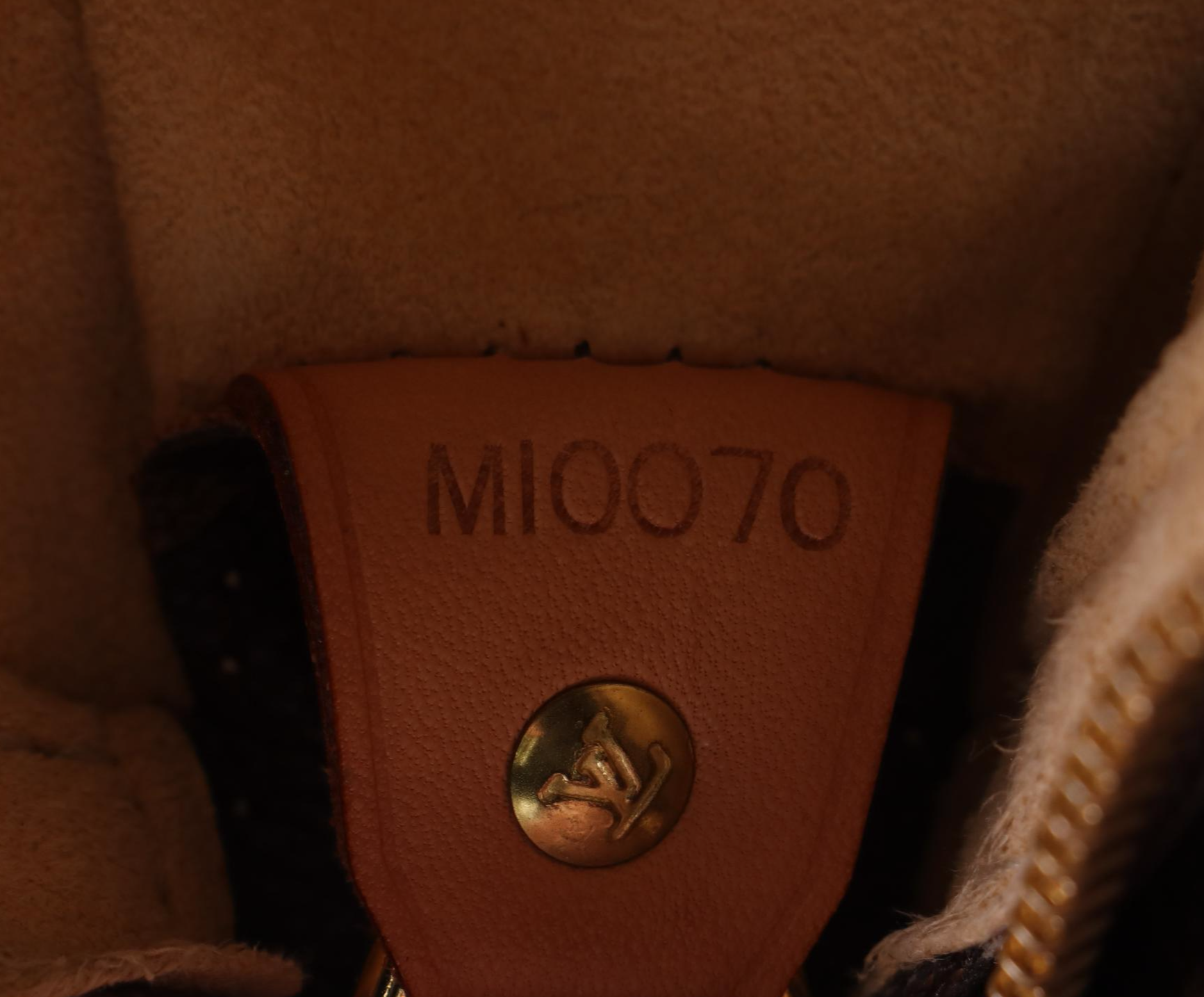 Louis Vuitton Looping GM in Monogram Canvas and Vachetta Leather