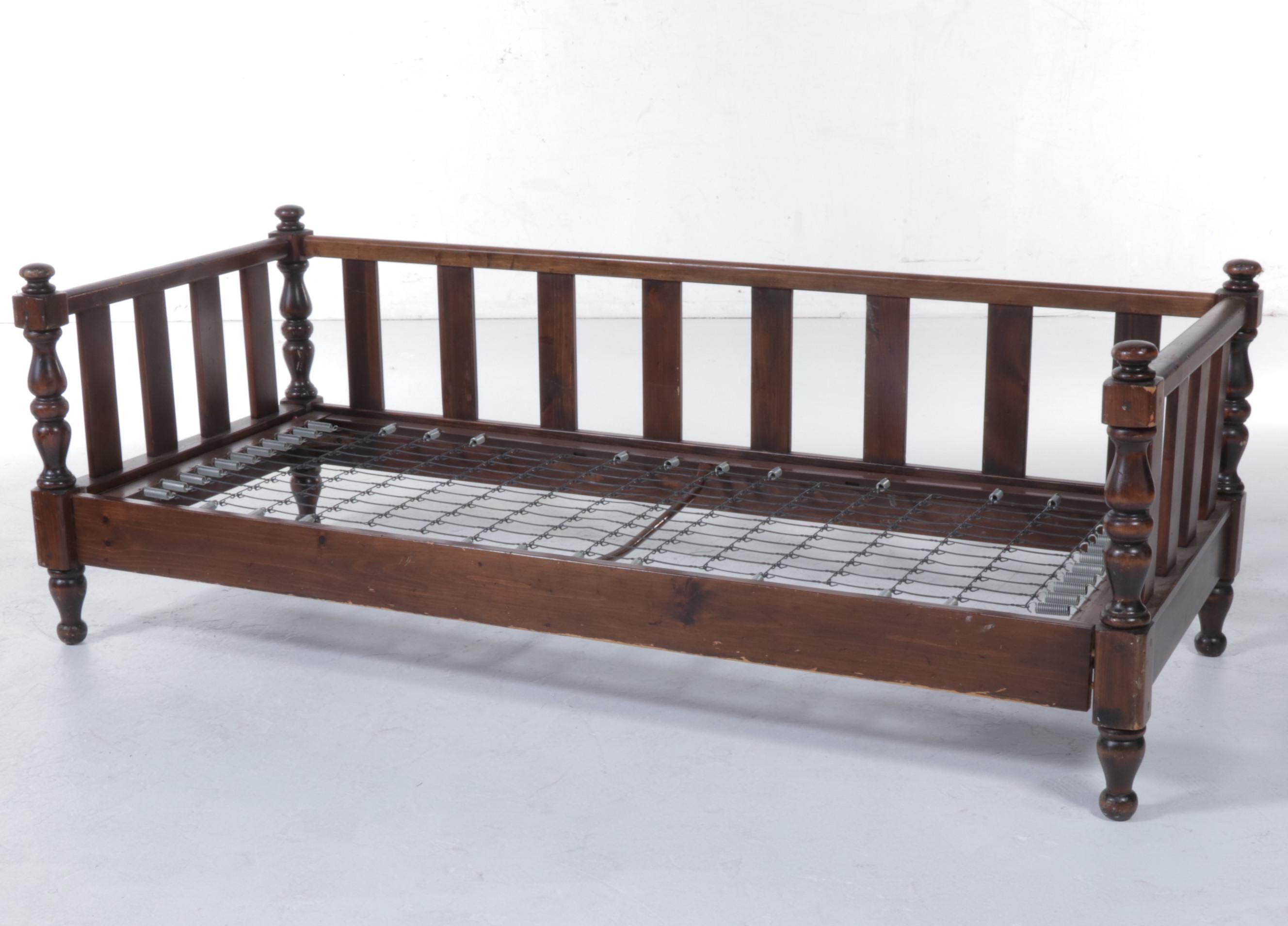 American Colonial Style Pine Daybed, Late 20th Century