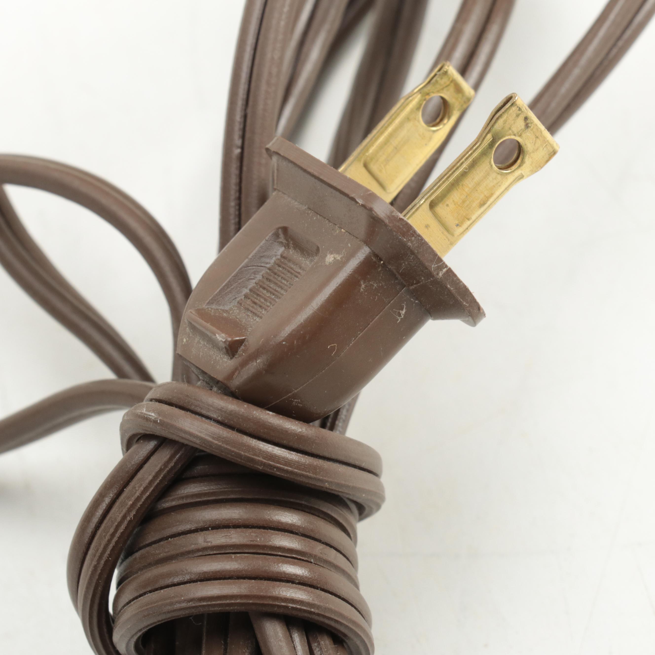 French Hand-Painted Porcelain Toile du Jouy Style Urn Table Lamp