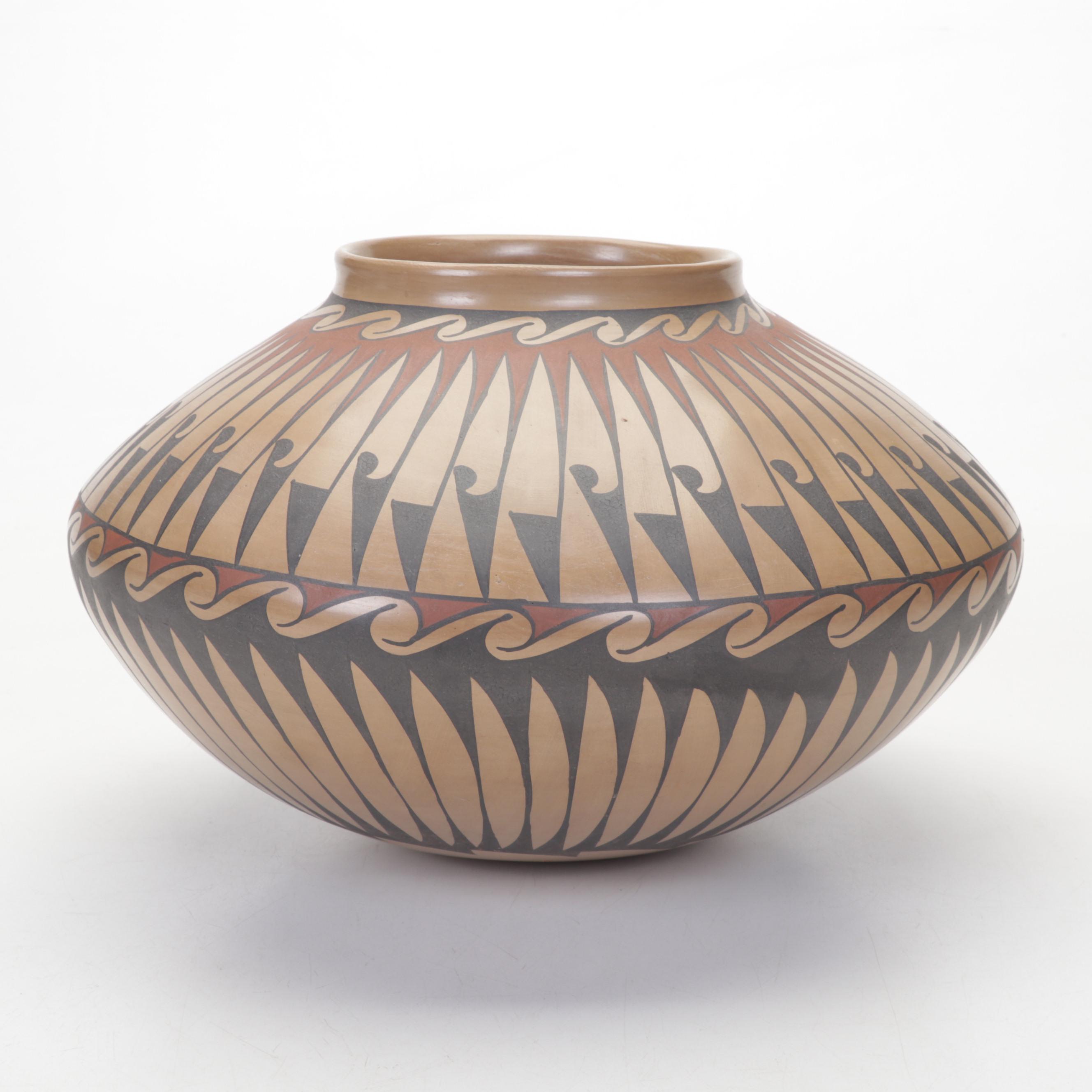 Cloyia Hdez Signed Casas Grande Pottery Polychrome Pot