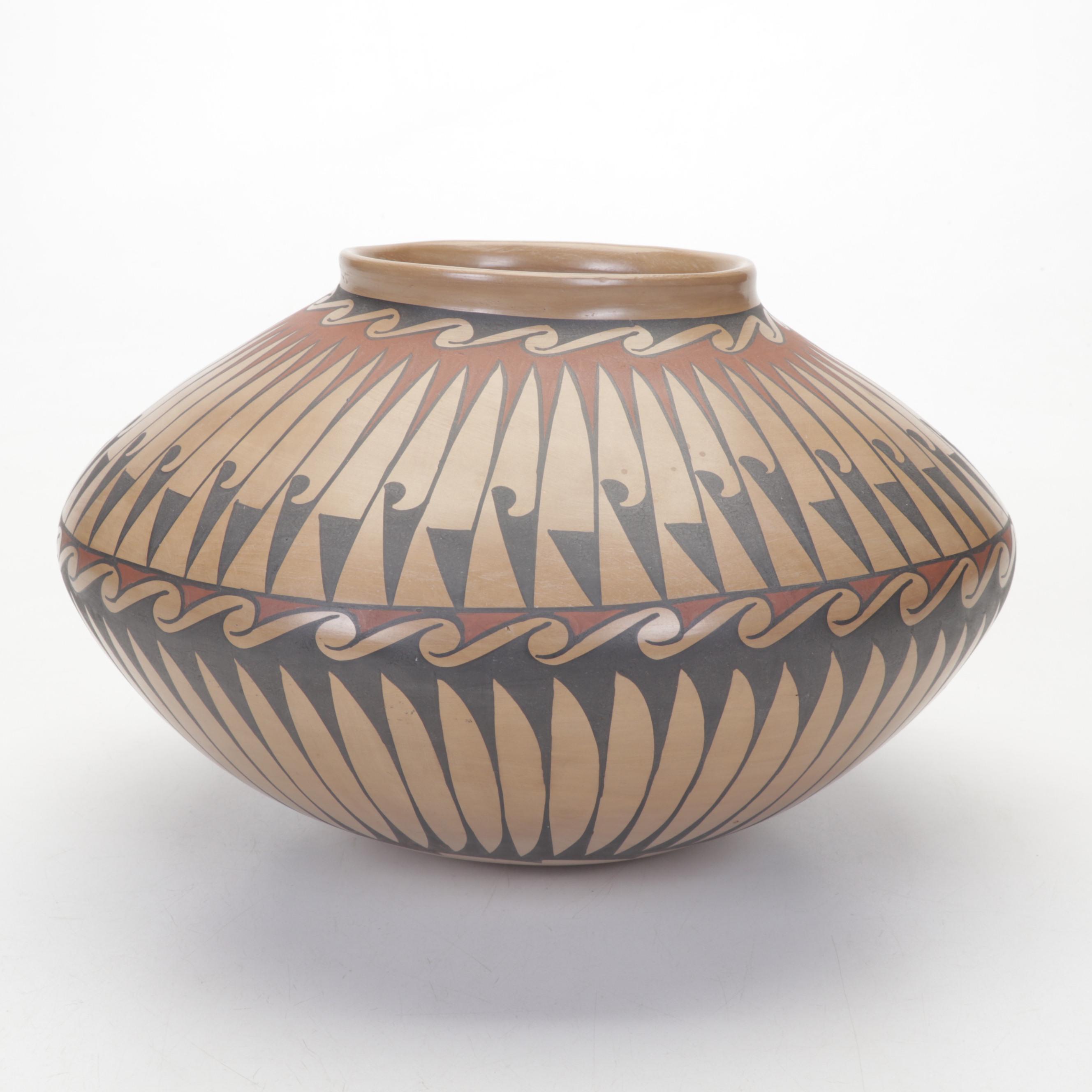 Cloyia Hdez Signed Casas Grande Pottery Polychrome Pot