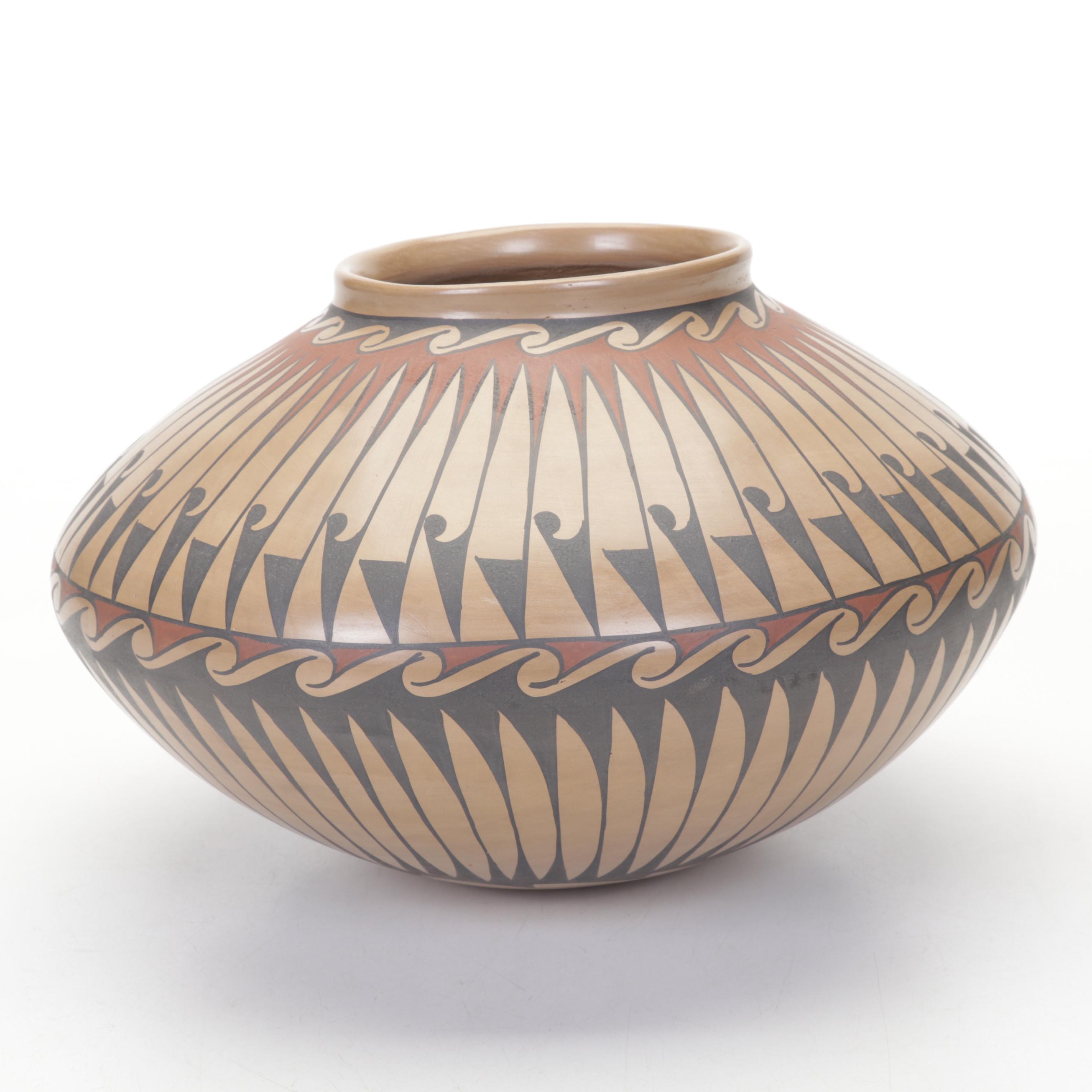 Cloyia Hdez Signed Casas Grande Pottery Polychrome Pot