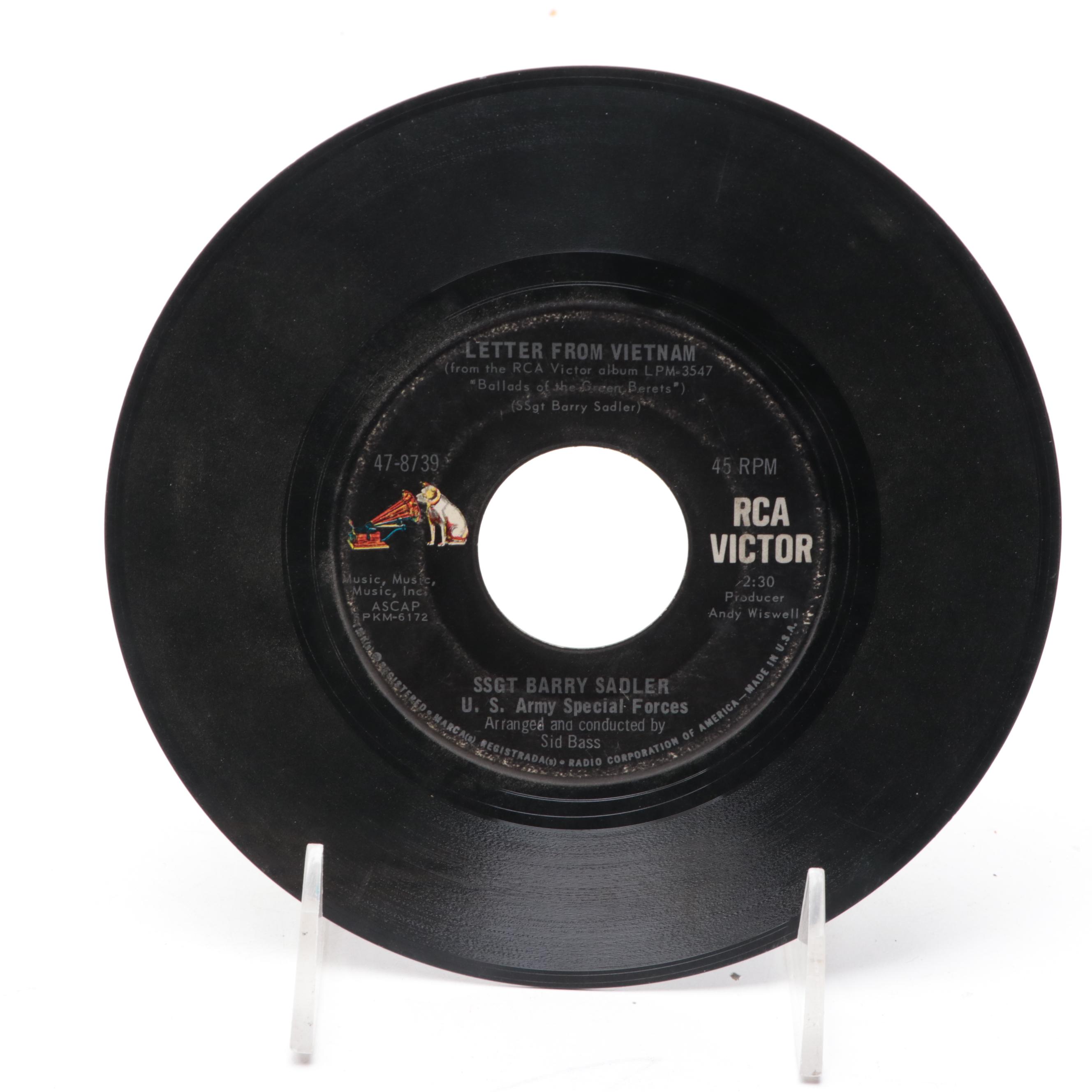 Lyre Wire Rack of 45 RPM Vinyl Records, Mid to Late 20th Century