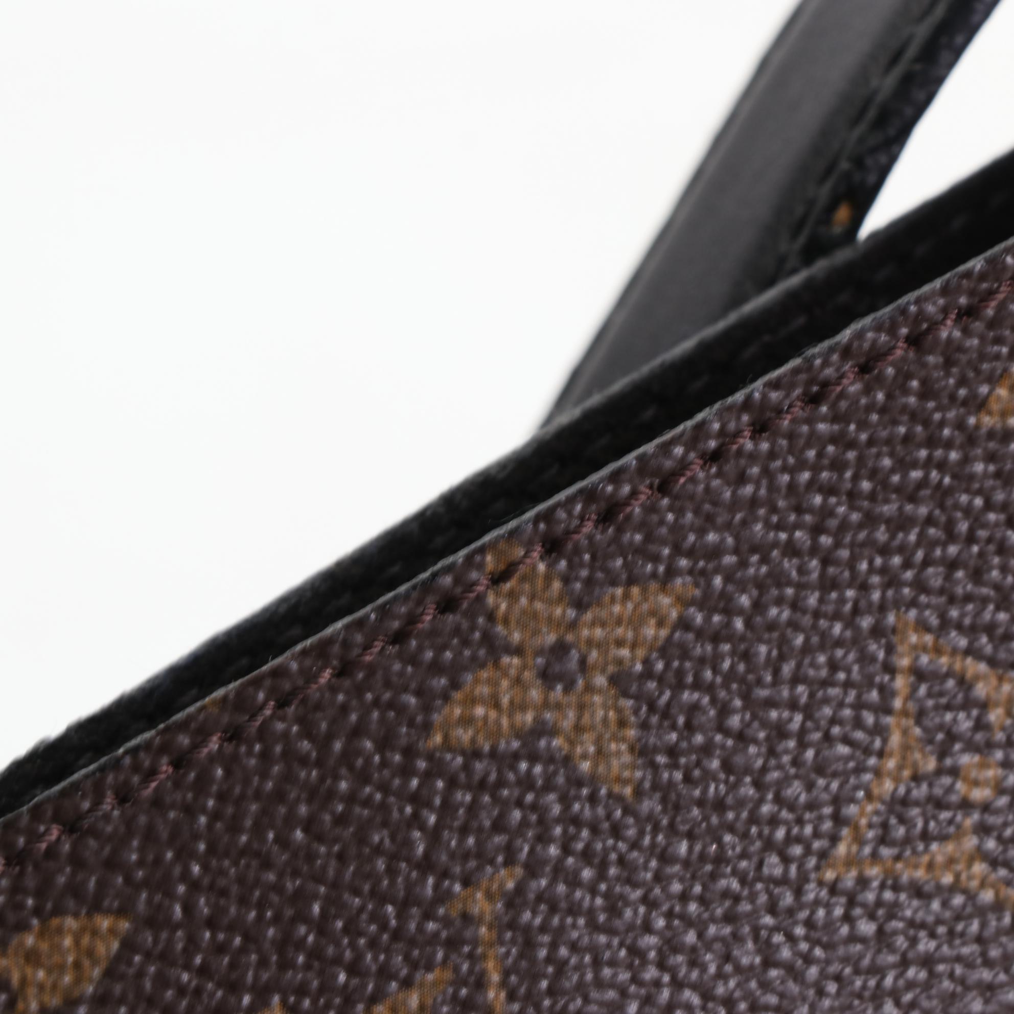 Louis Vuitton NN14 Idole Bucket Bag and Zip Pouch in Monogram Canvas and Leather