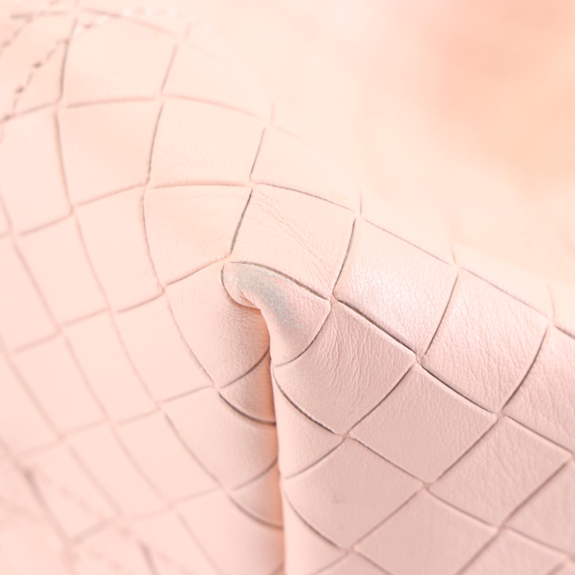 Bottega Veneta Tote in Pink Intrecciomirage Leather