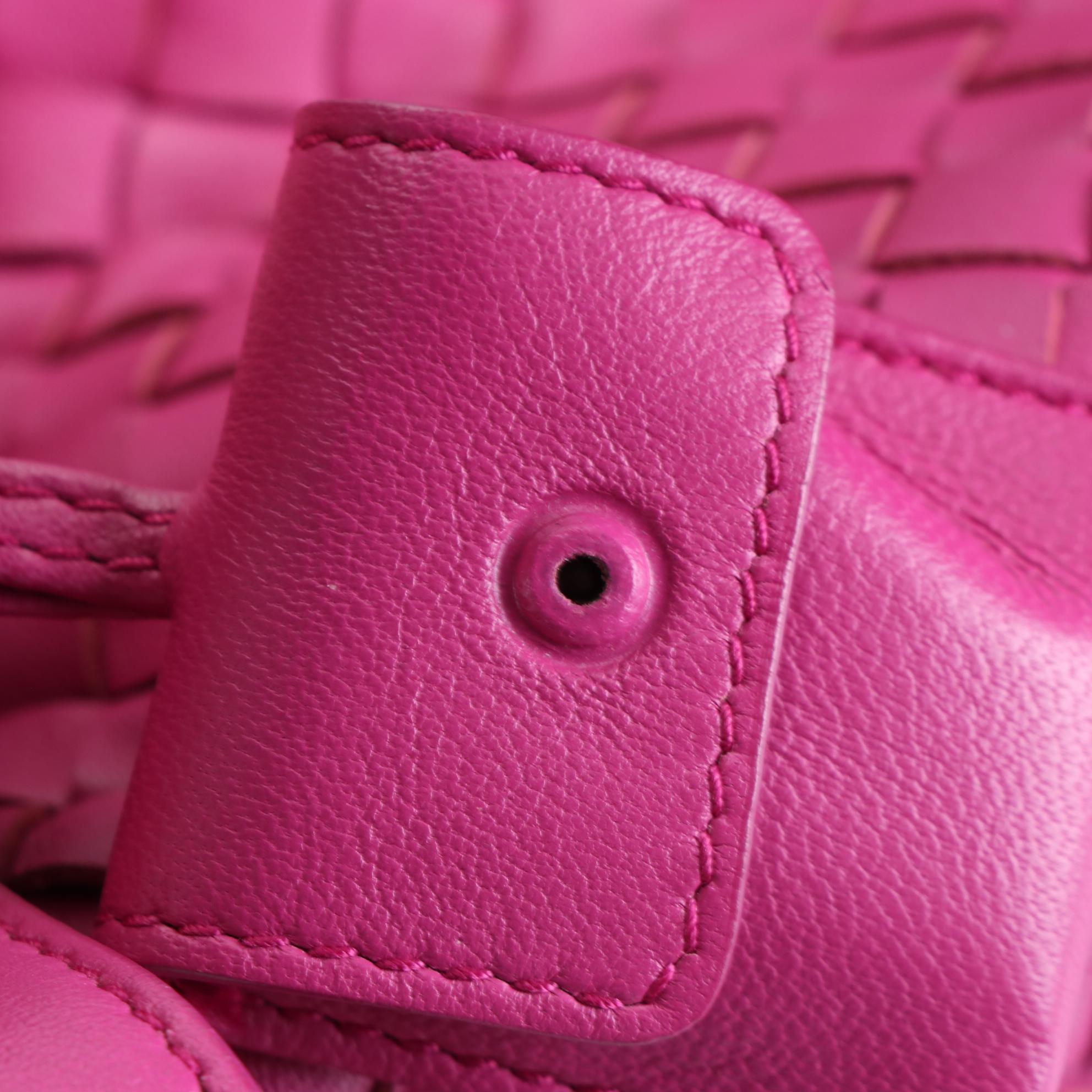 Bottega Veneta Medium Montaigne Shoulder Bag in Pink Intrecciato Leather