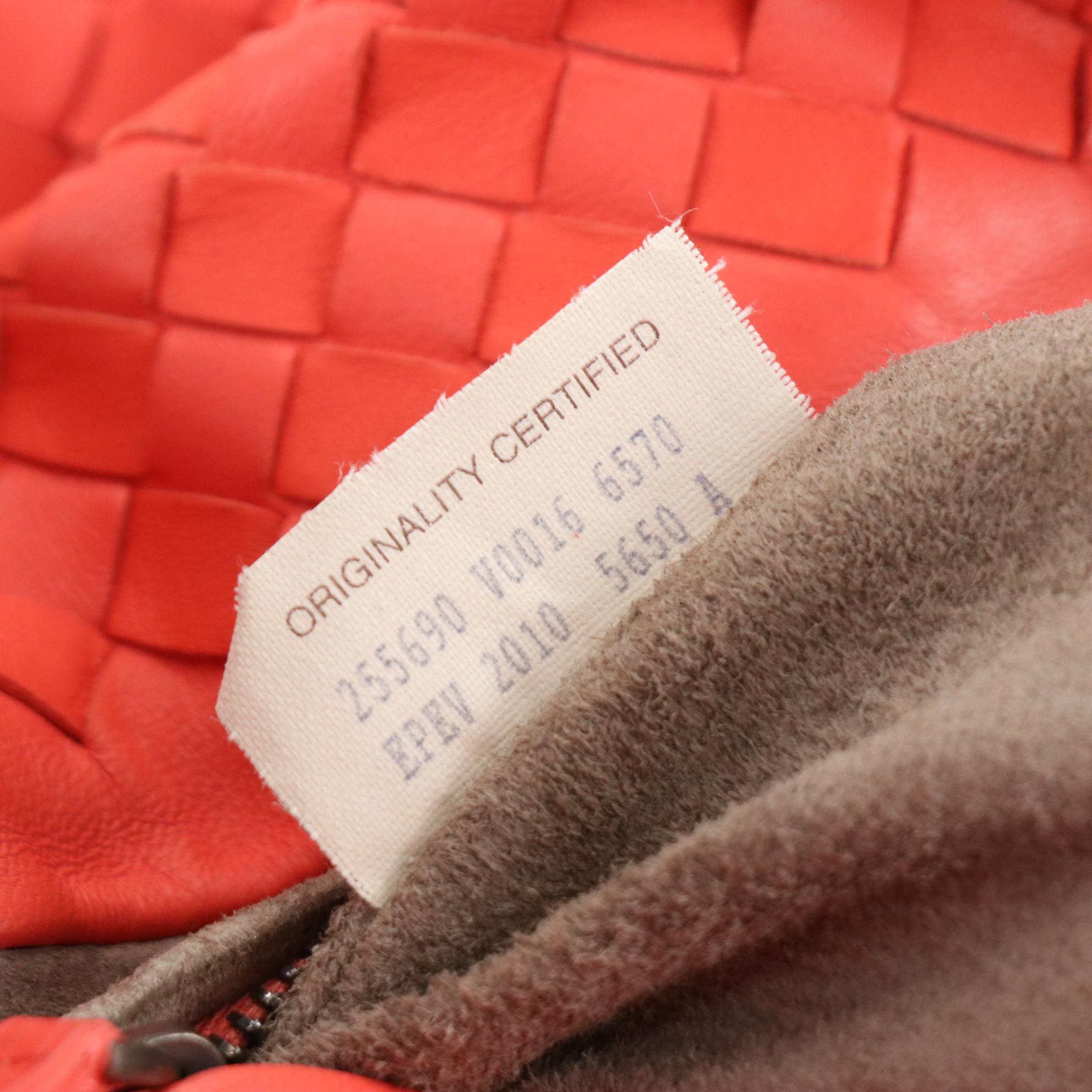 Bottega Veneta Small Bucket Bag in Intrecciato Nappa Leather