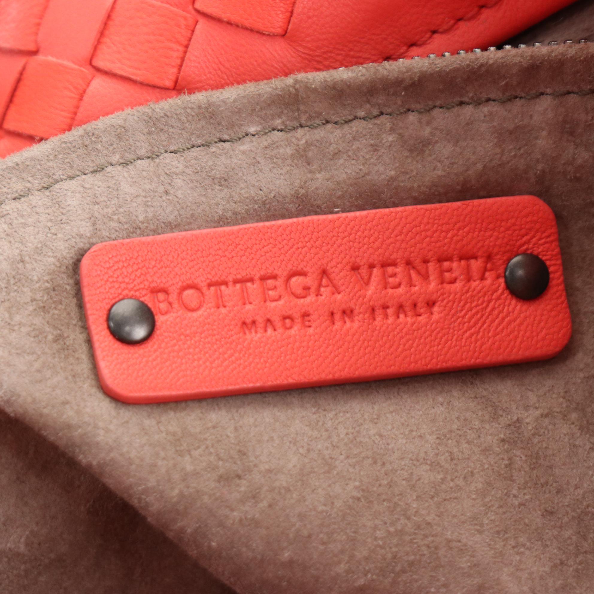 Bottega Veneta Small Bucket Bag in Intrecciato Nappa Leather
