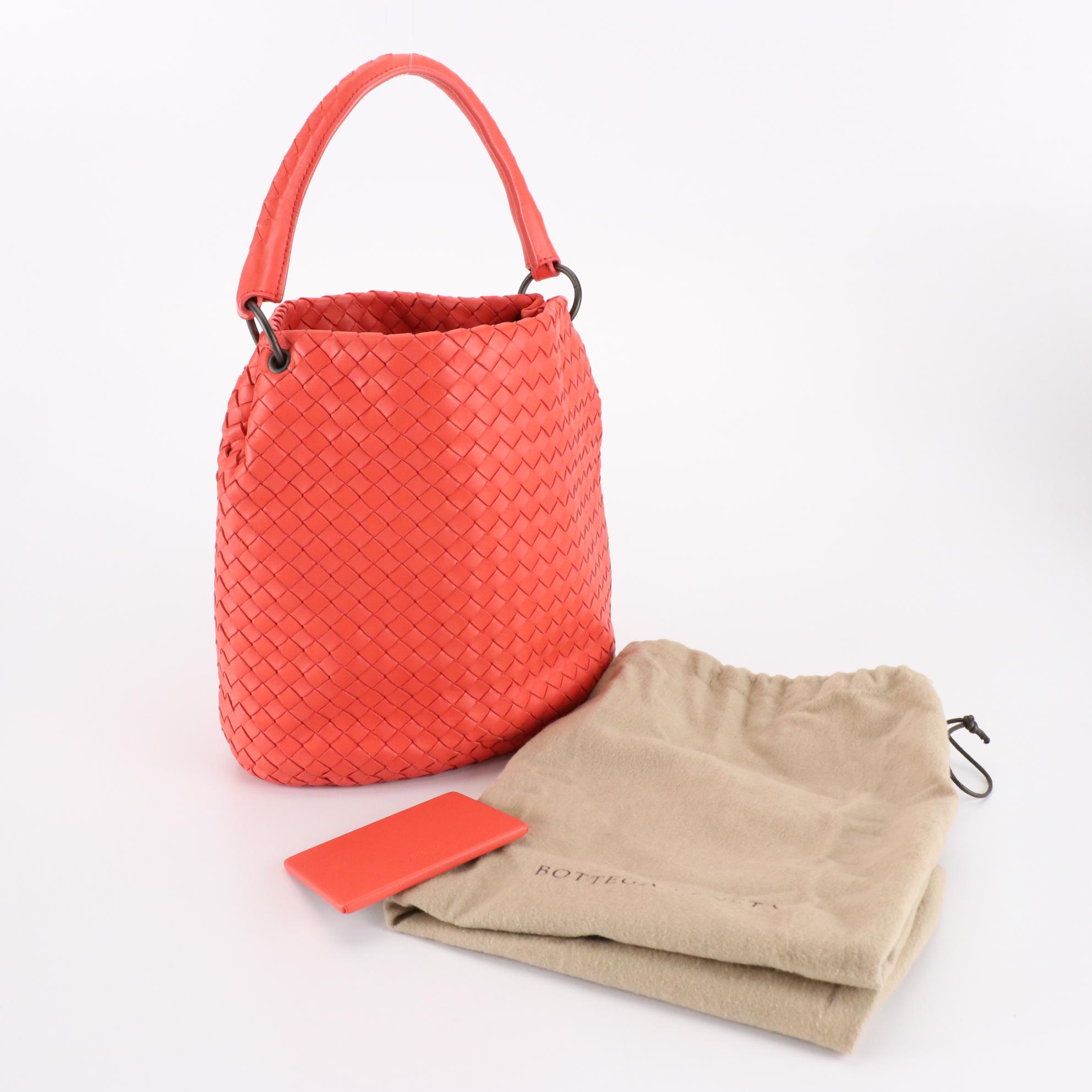 Bottega Veneta Small Bucket Bag in Intrecciato Nappa Leather