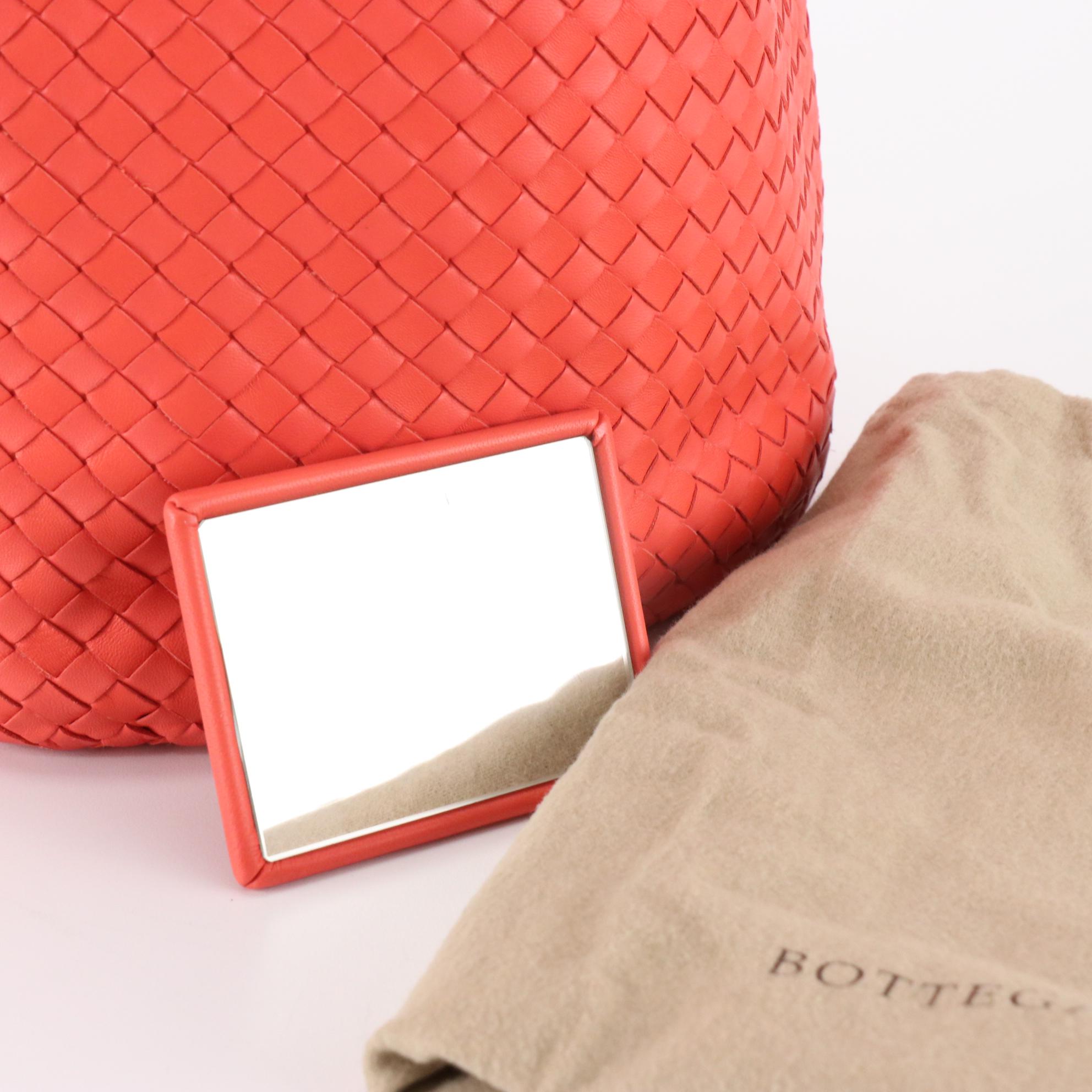 Bottega Veneta Small Bucket Bag in Intrecciato Nappa Leather