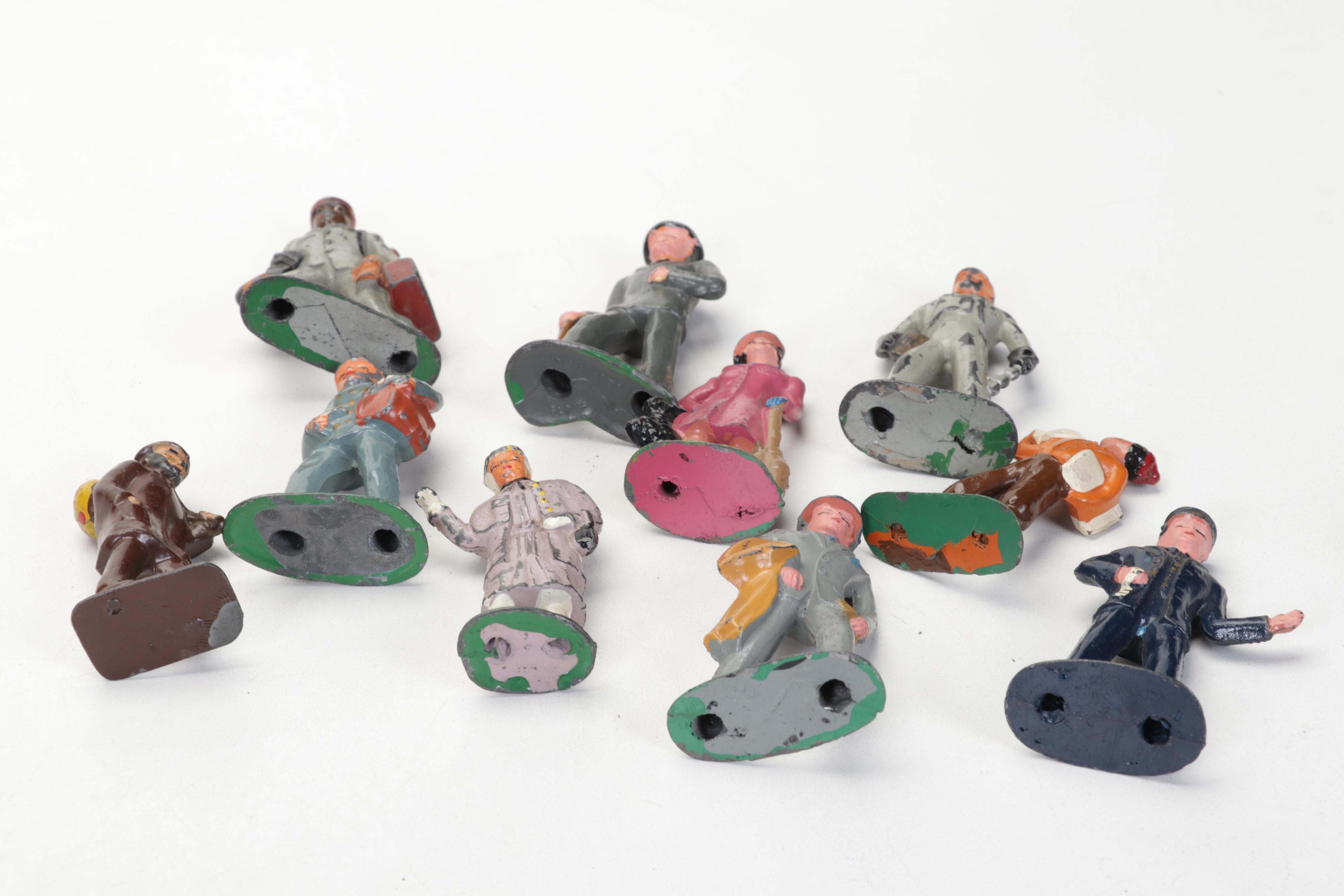 Lionel 027 and O Scale Locomotives, Cars, with Model Buildings, People and More