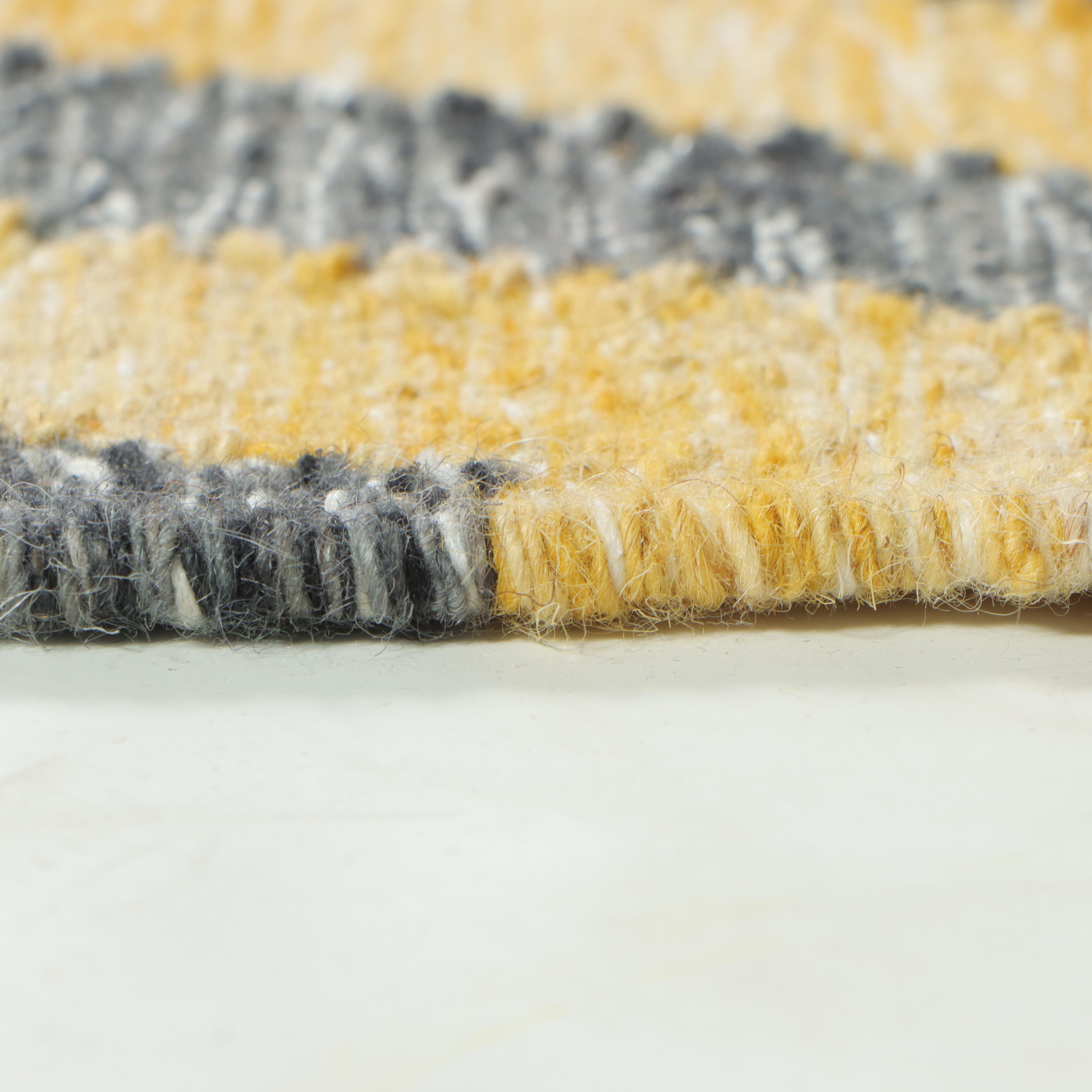 5'2 x 7'7 Handwoven Yellow and Grey Chevron Area Rug