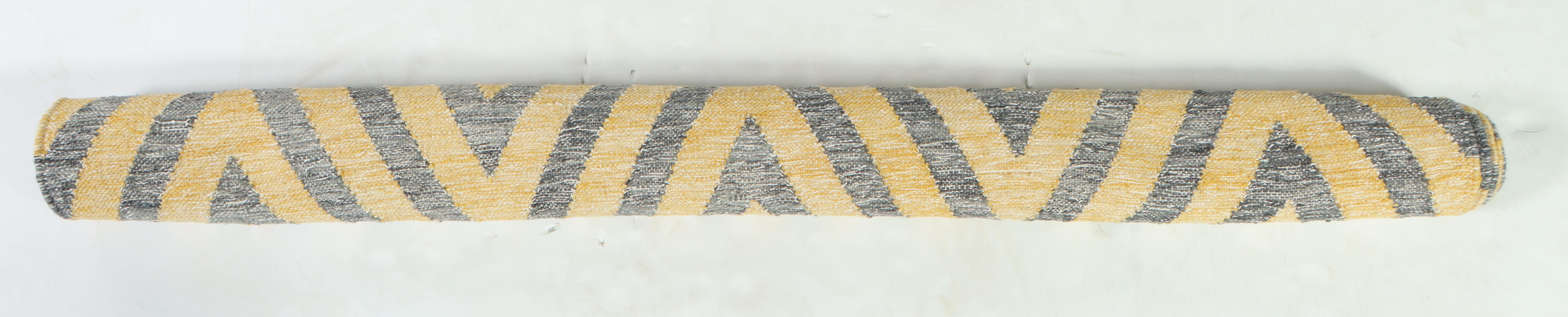 5'2 x 7'7 Handwoven Yellow and Grey Chevron Area Rug