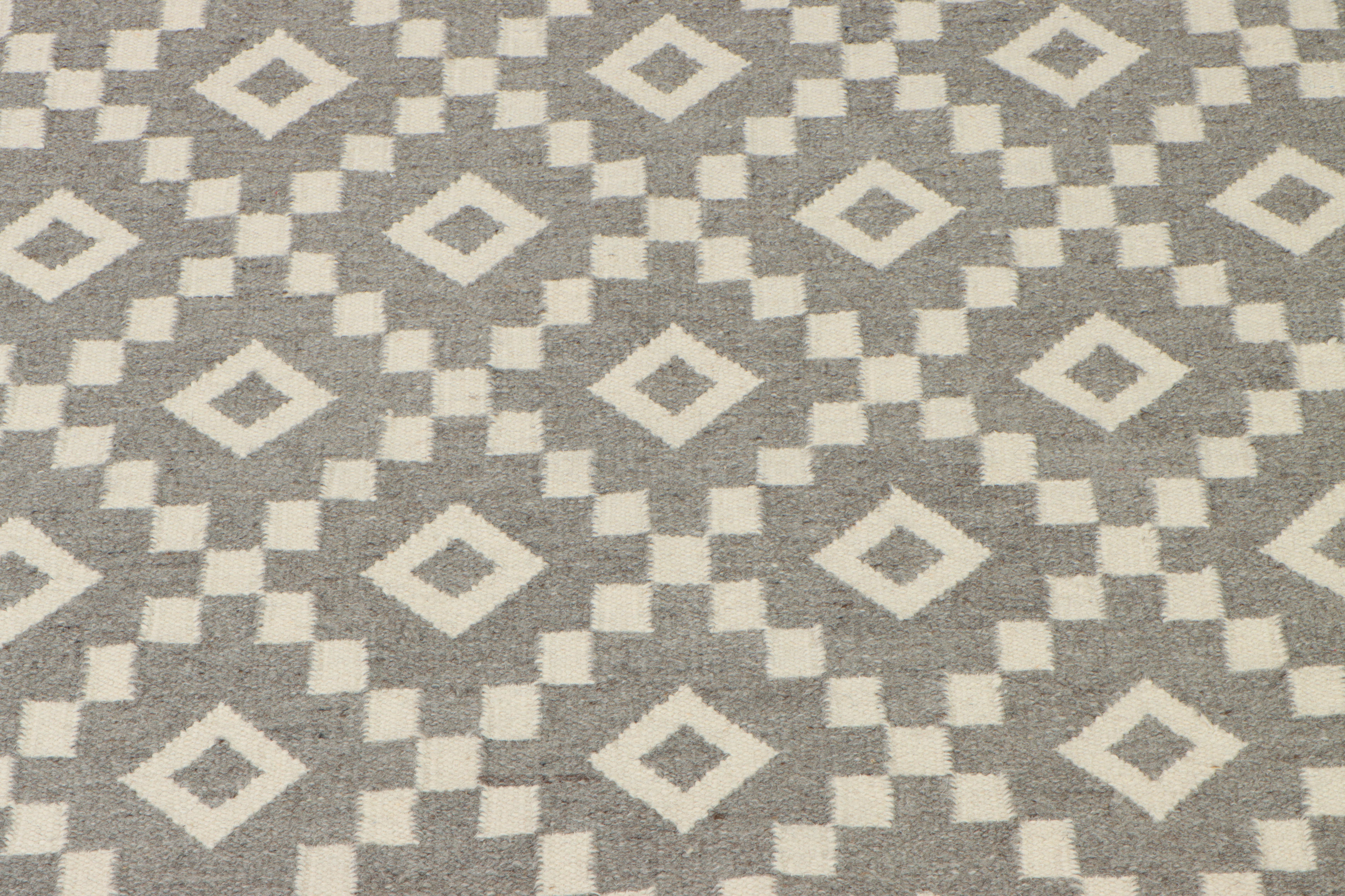5'1 x 8'1 Handwoven Trellis Geometric Area Rug