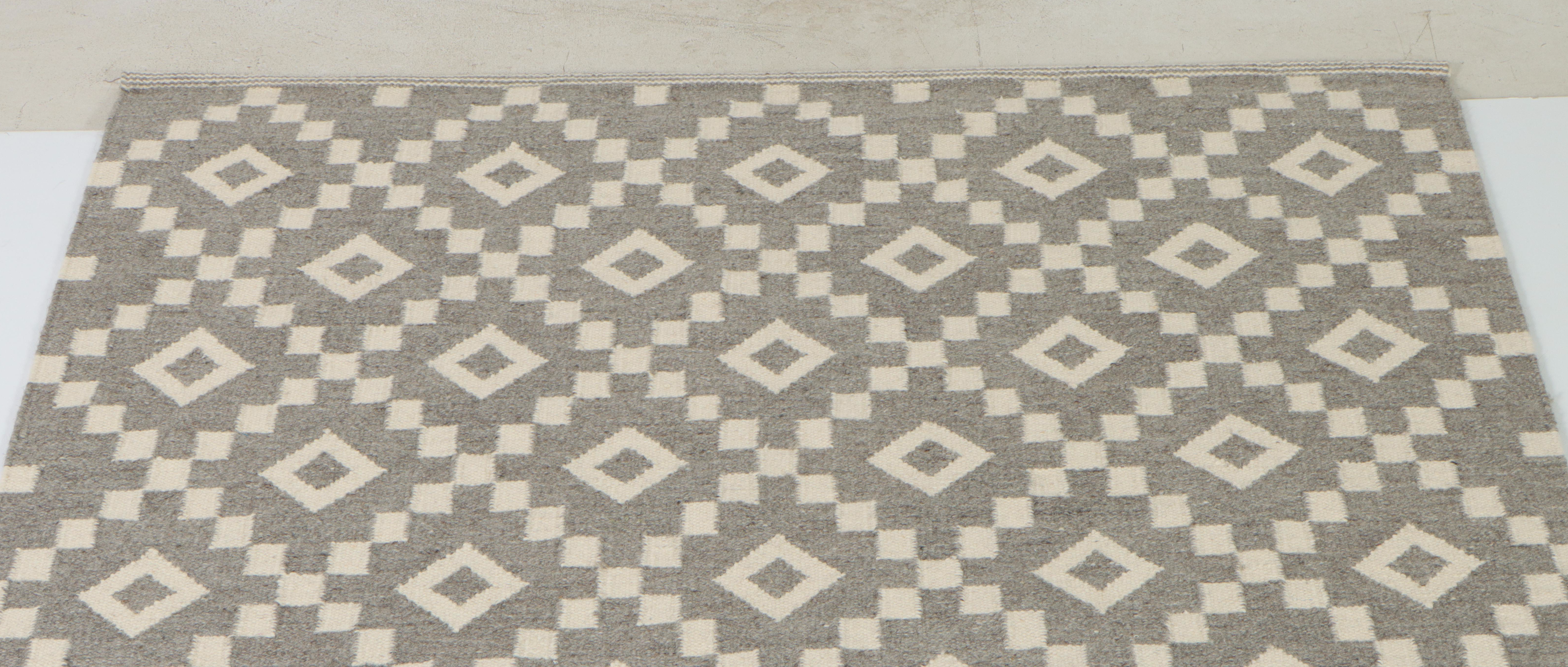 5'1 x 8'1 Handwoven Trellis Geometric Area Rug