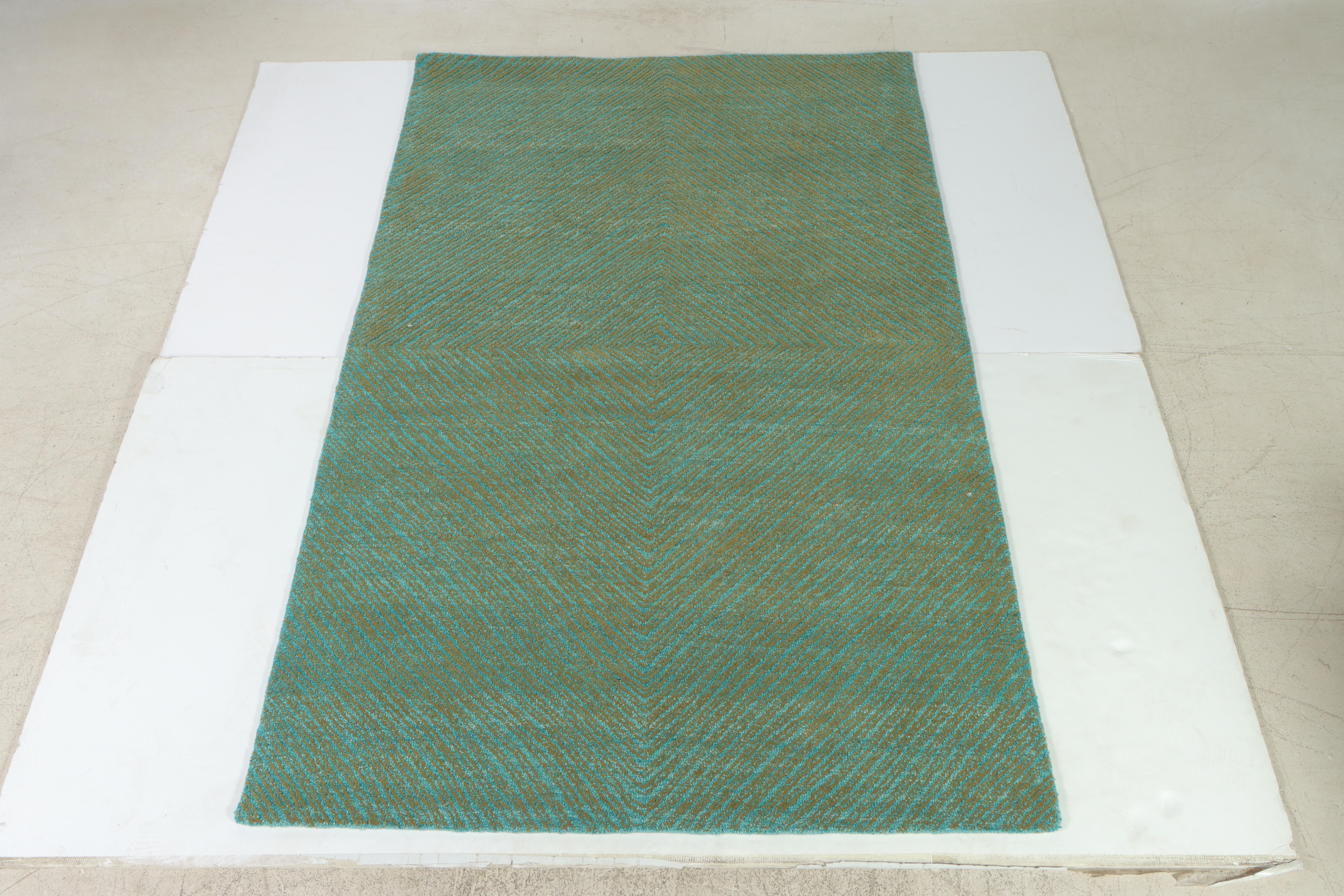 5' x 7'9 Hand-Tufted The Rug Gallery Indian Area Rug