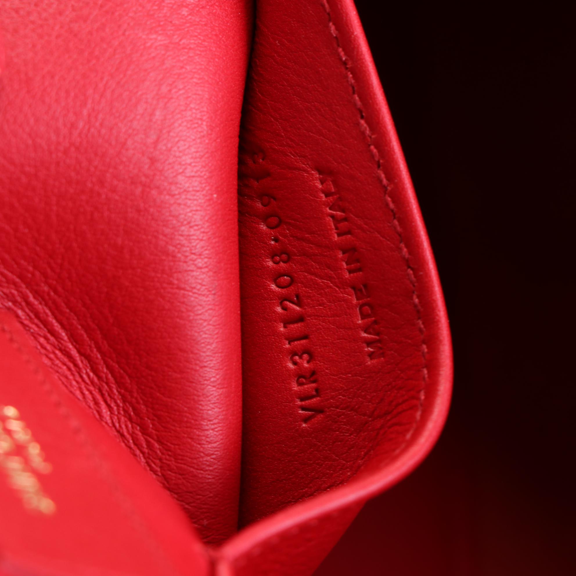 Saint Laurent Classic Y Cabas Handbag in Leather