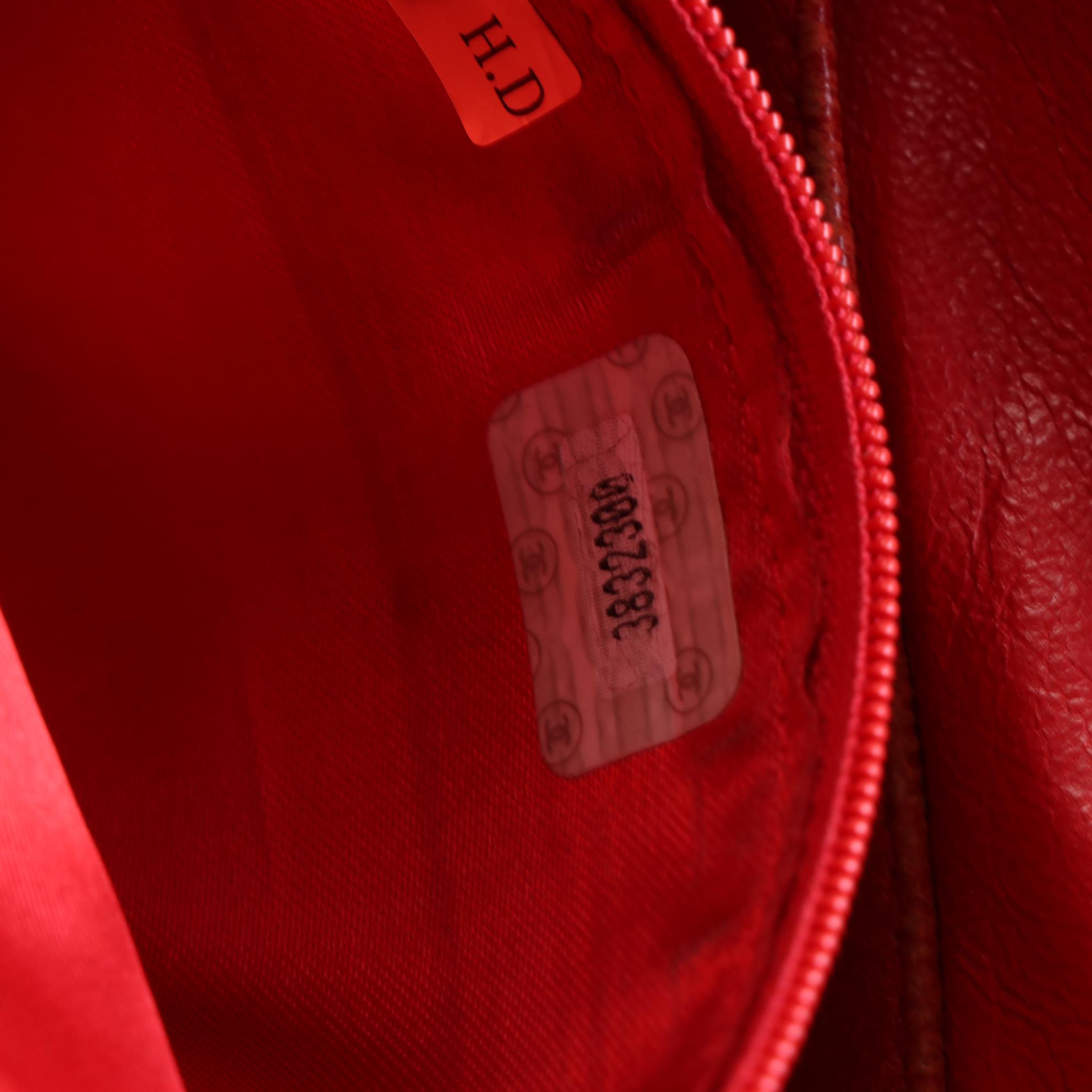 Chanel Shoulder Bag in Quilted Caviar Leather