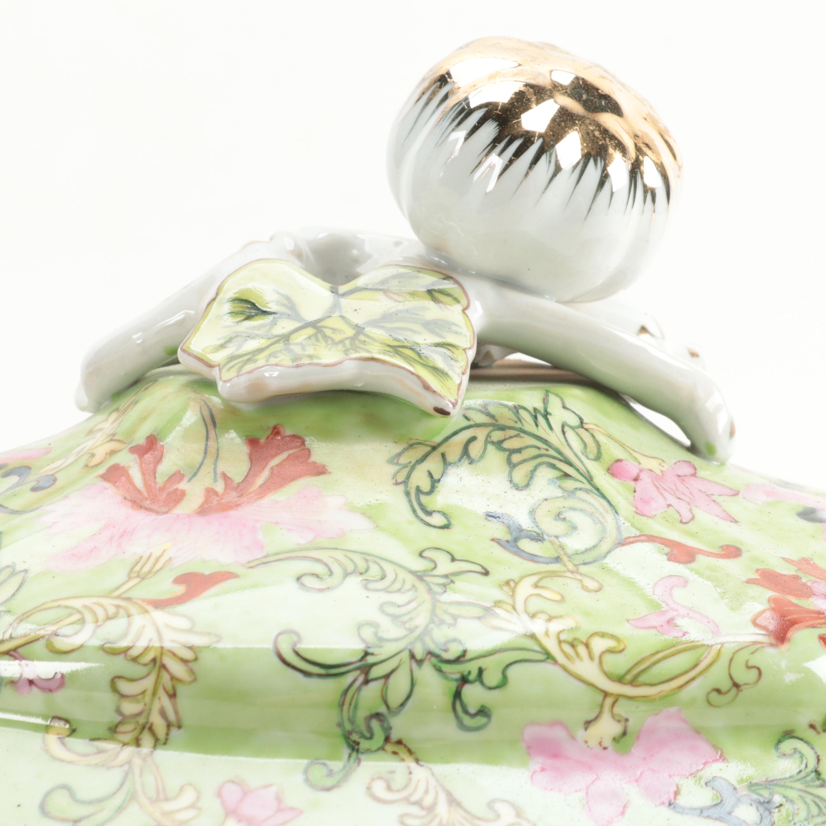 Decorative Chinese Porcelain Tureen