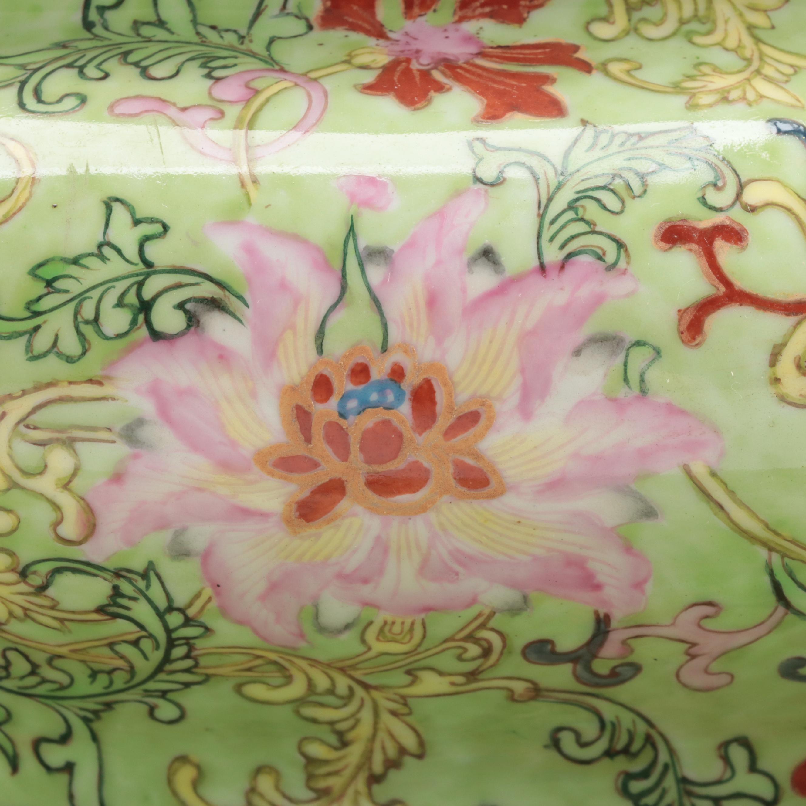 Decorative Chinese Porcelain Tureen