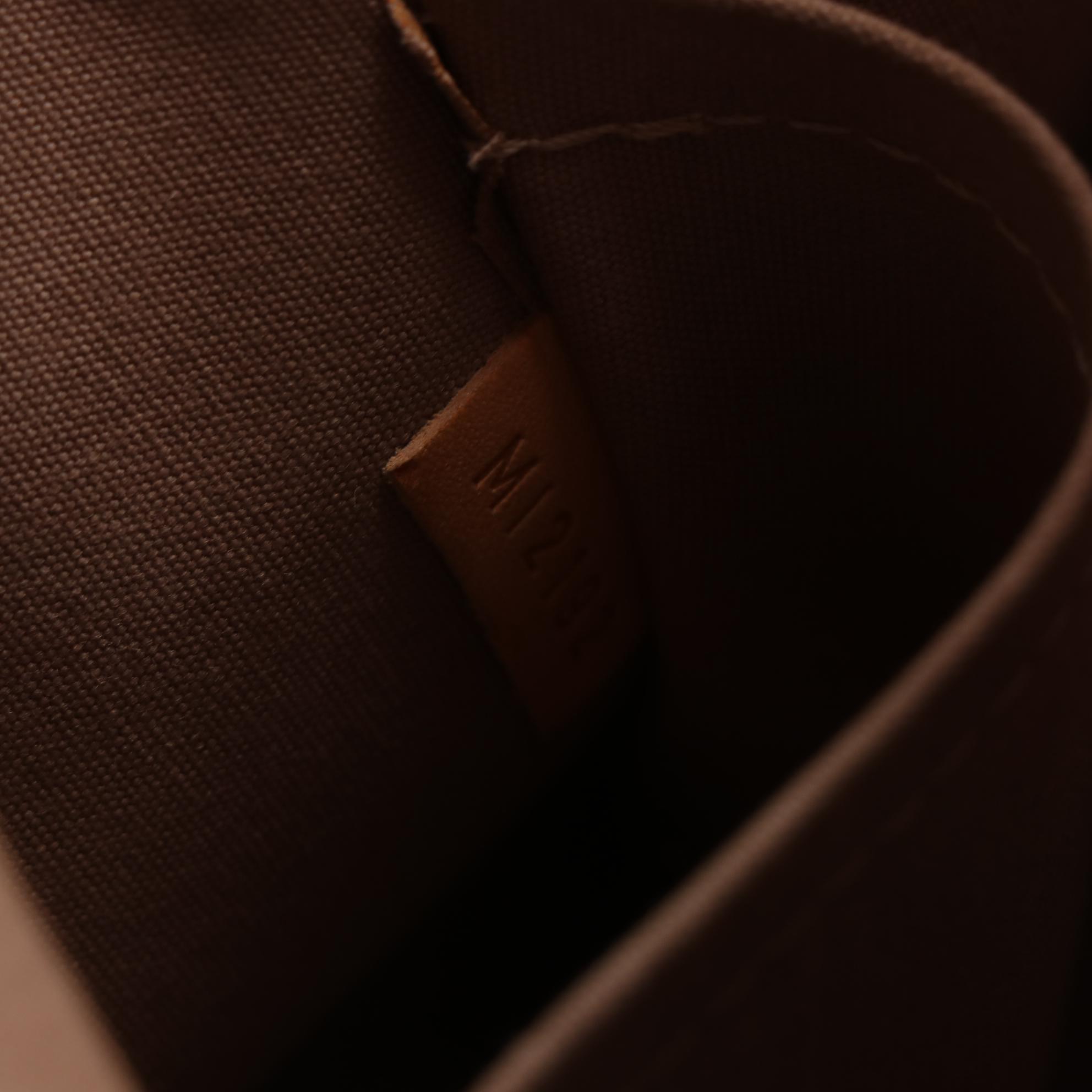 Louis Vuitton Alma PM Bag in Beige Poudre Monogram Vernis