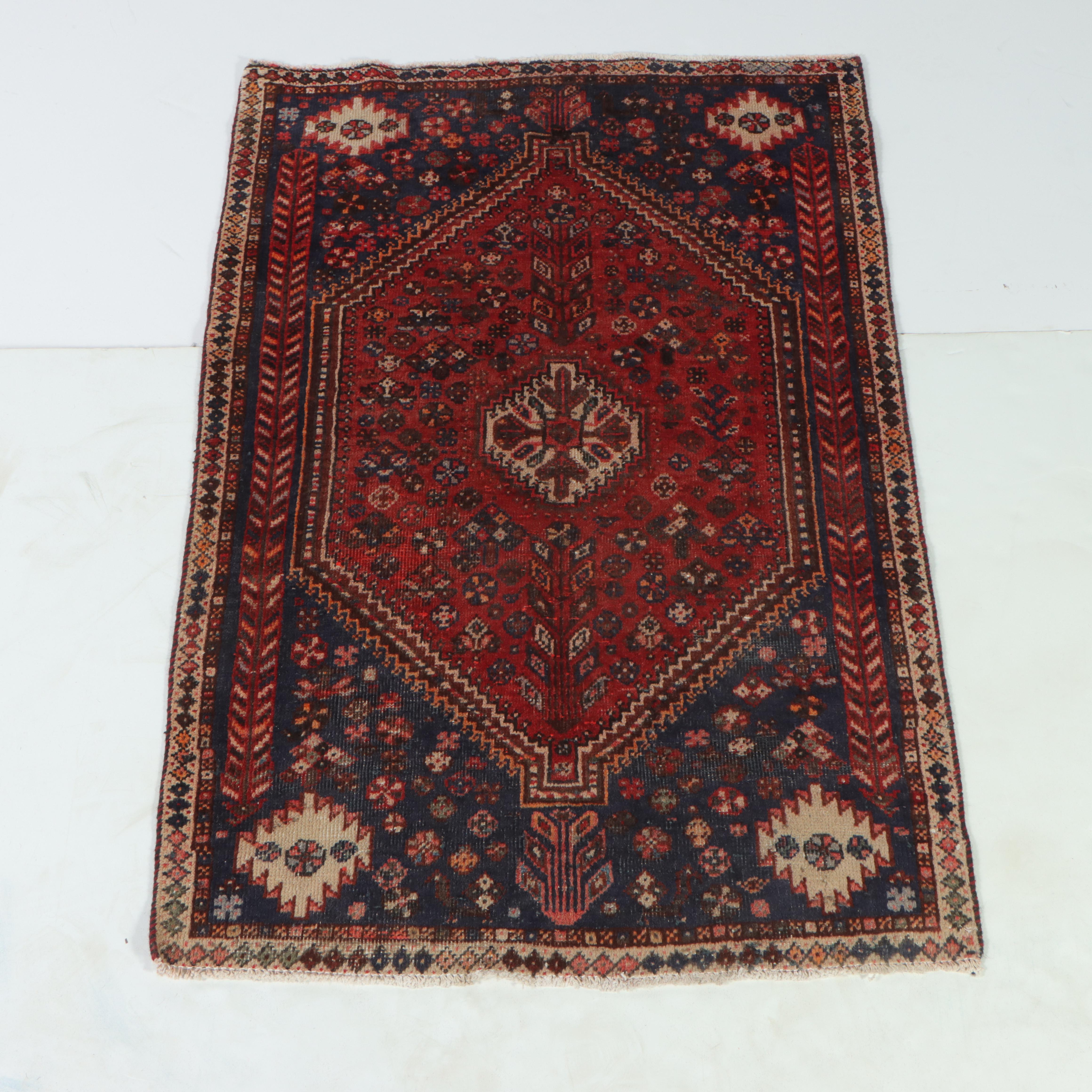 3'4 x 5' Hand-Knotted Persian Qashqai Area Rug
