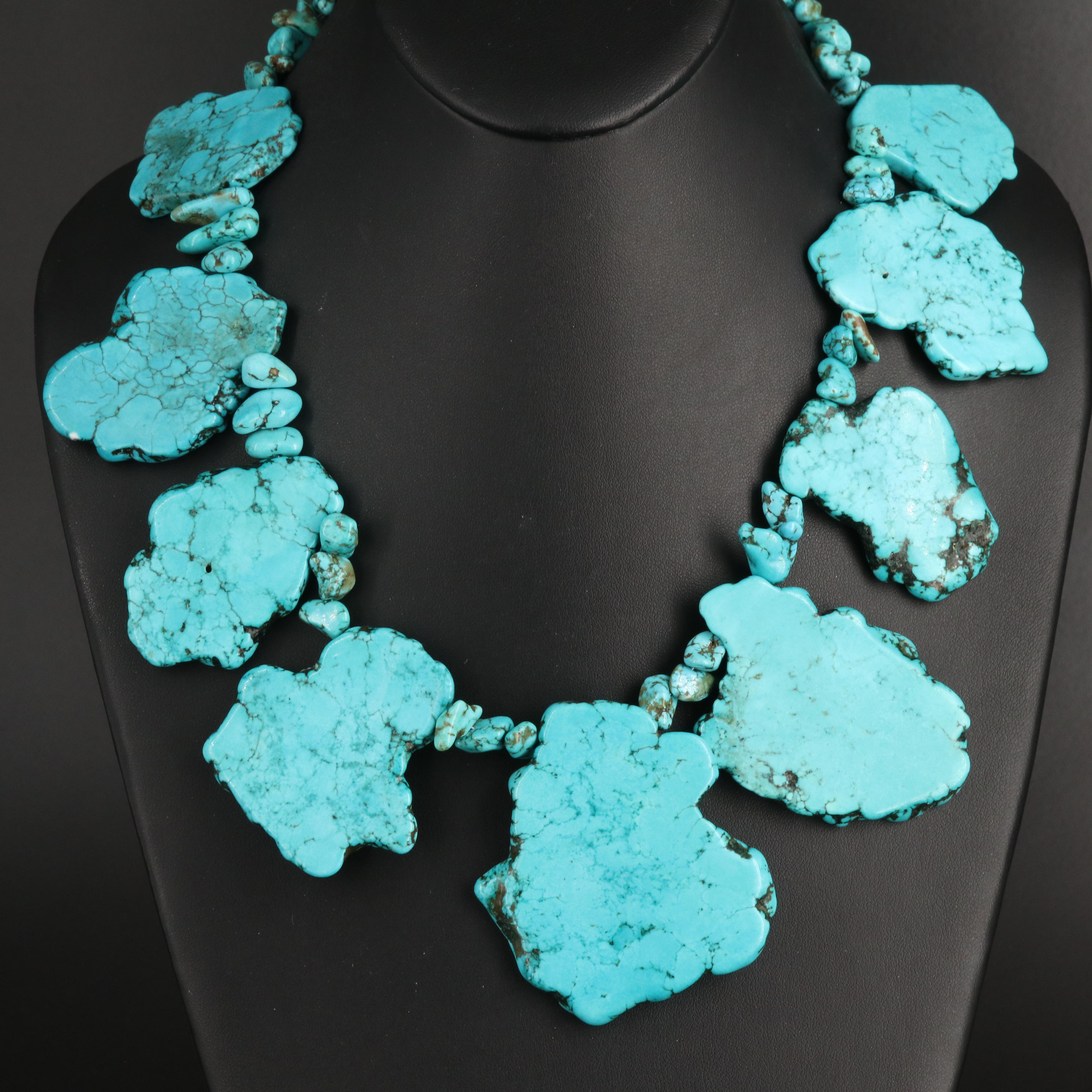 Graduated Magnesite Necklace