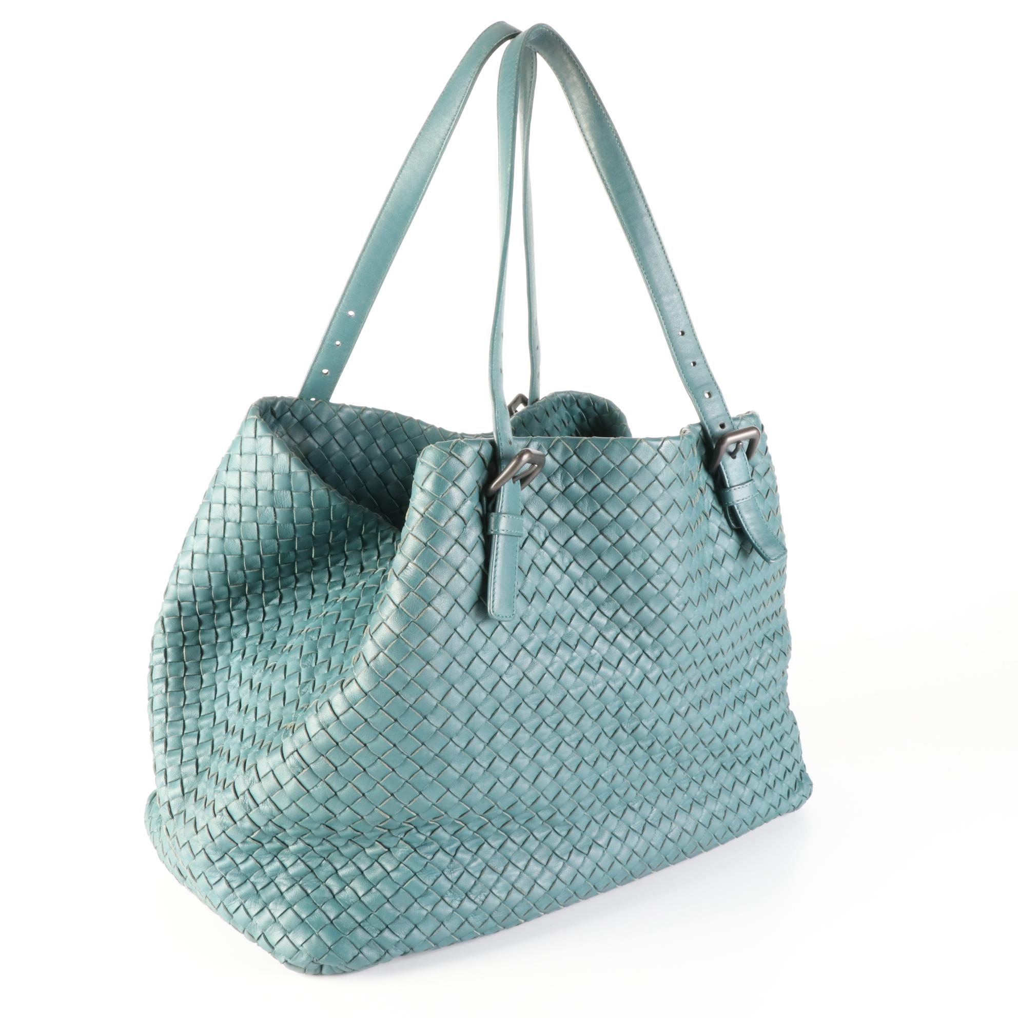 Bottega Veneta Shoulder Bag in Intrecciato Nappa Leather