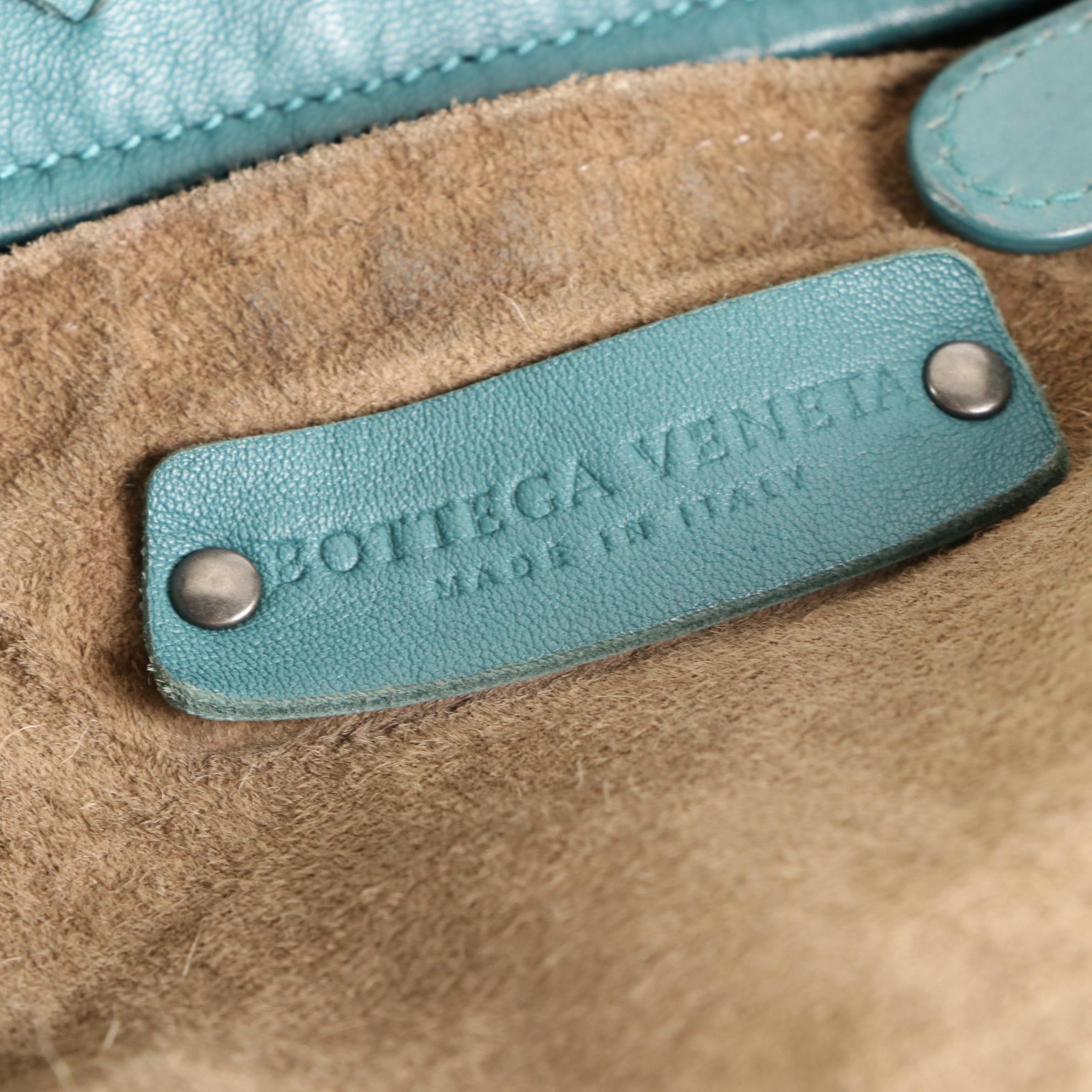 Bottega Veneta Shoulder Bag in Intrecciato Nappa Leather