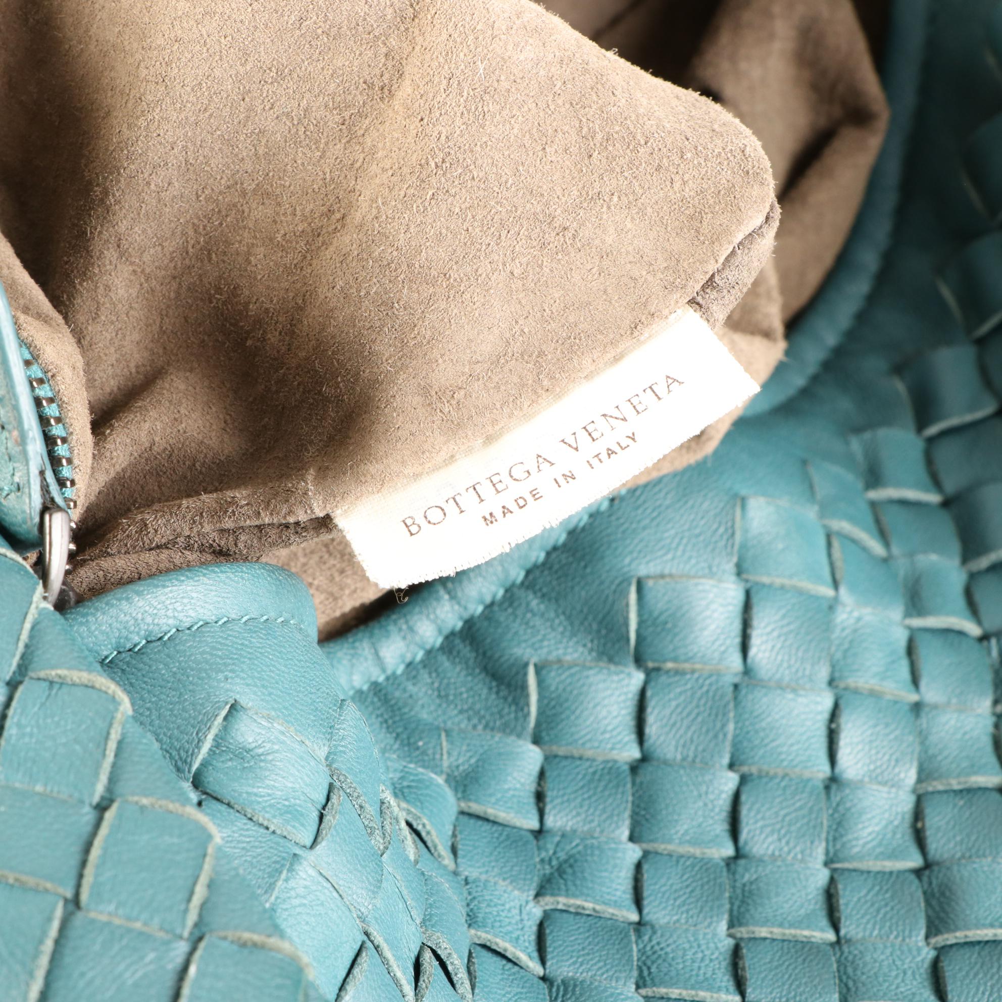 Bottega Veneta Shoulder Bag in Intrecciato Nappa Leather