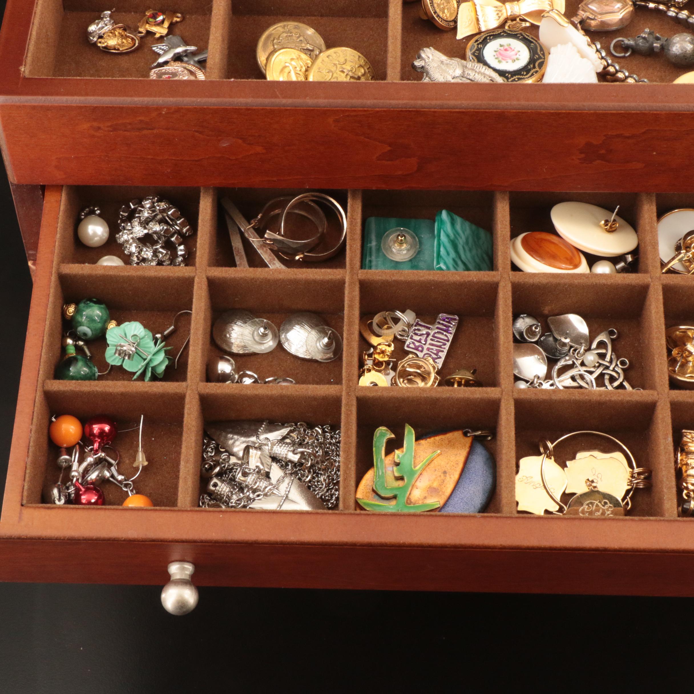 Uncommon Discoveries: Jewelry Collection