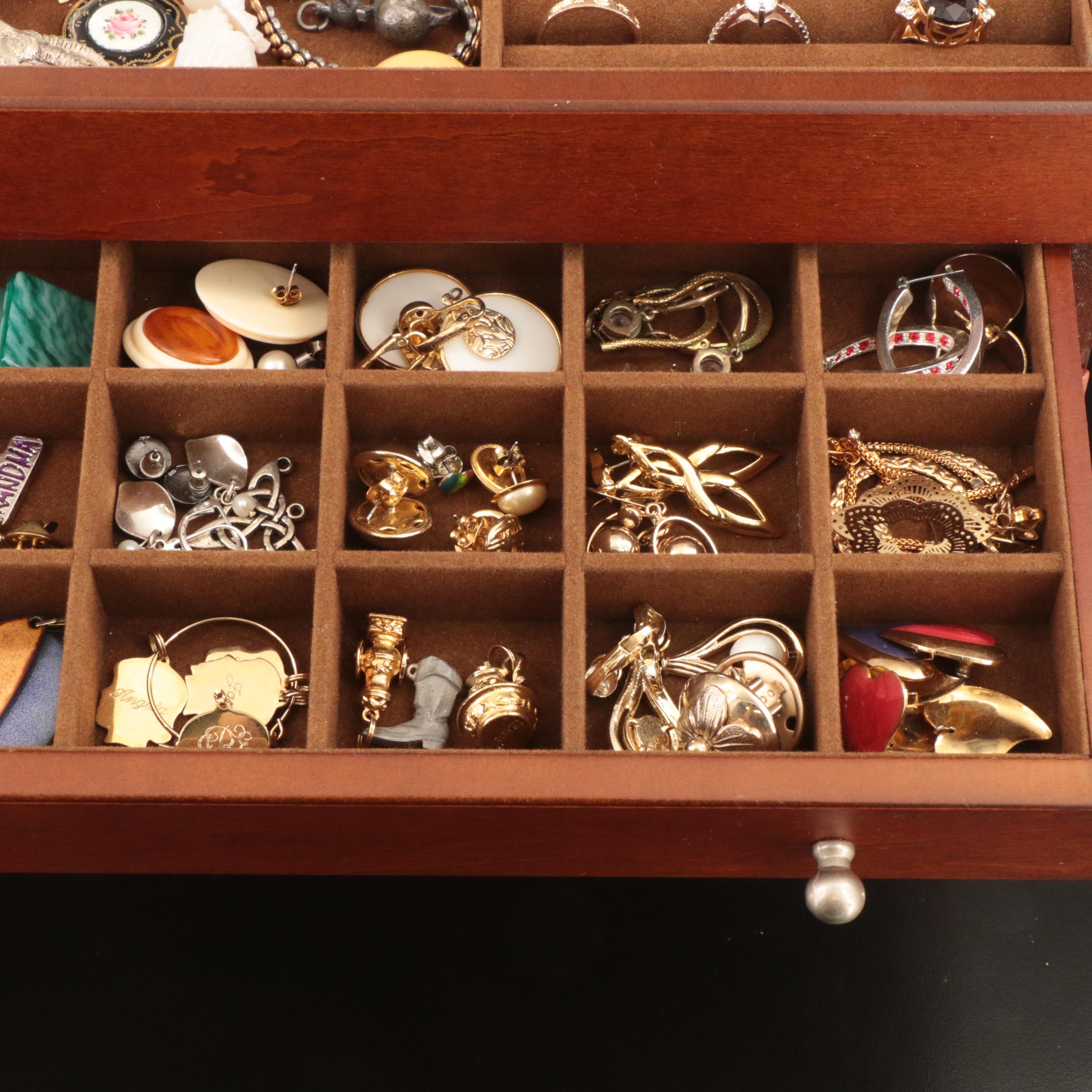 Uncommon Discoveries: Jewelry Collection