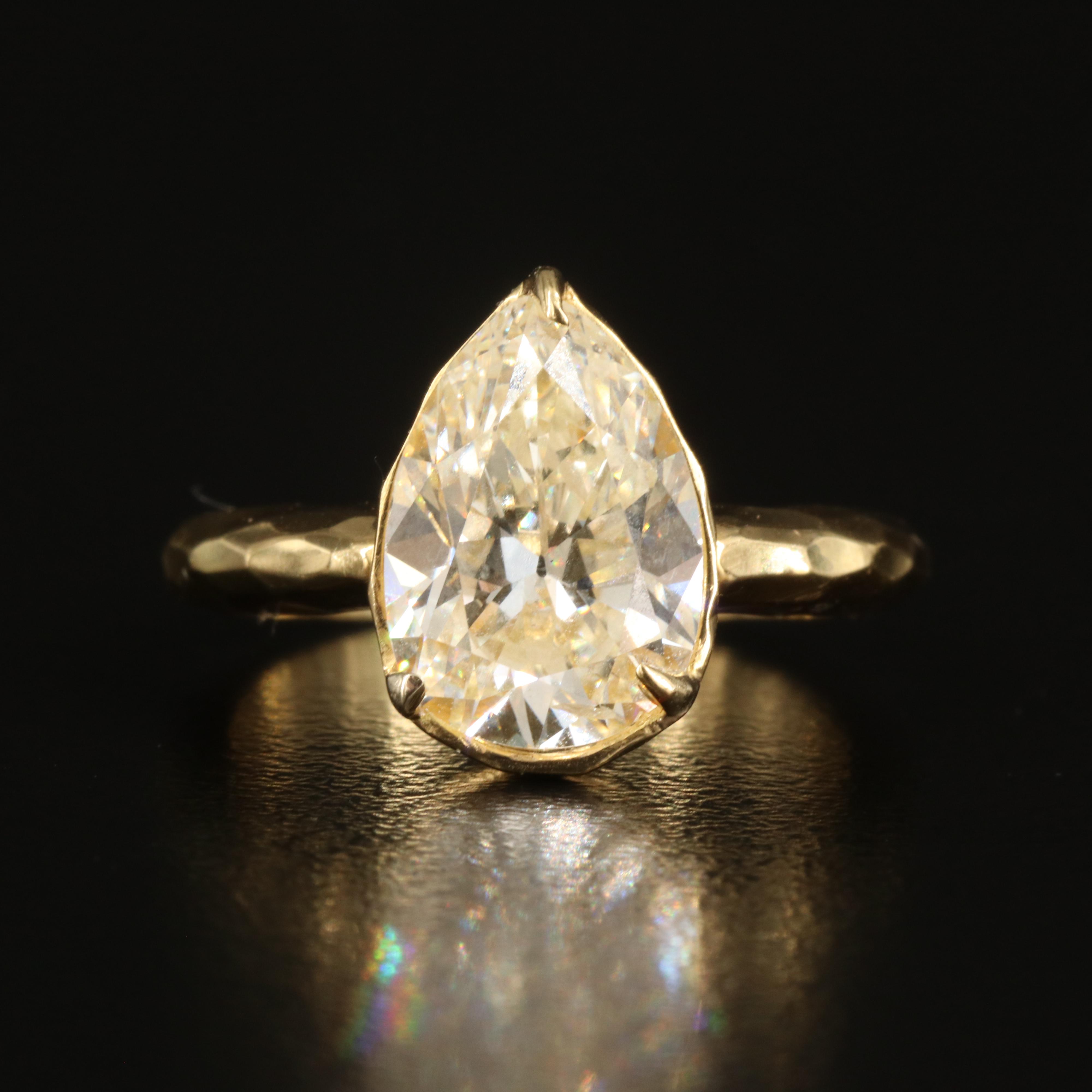 18K 3.11 CT Diamond Solitaire Ring