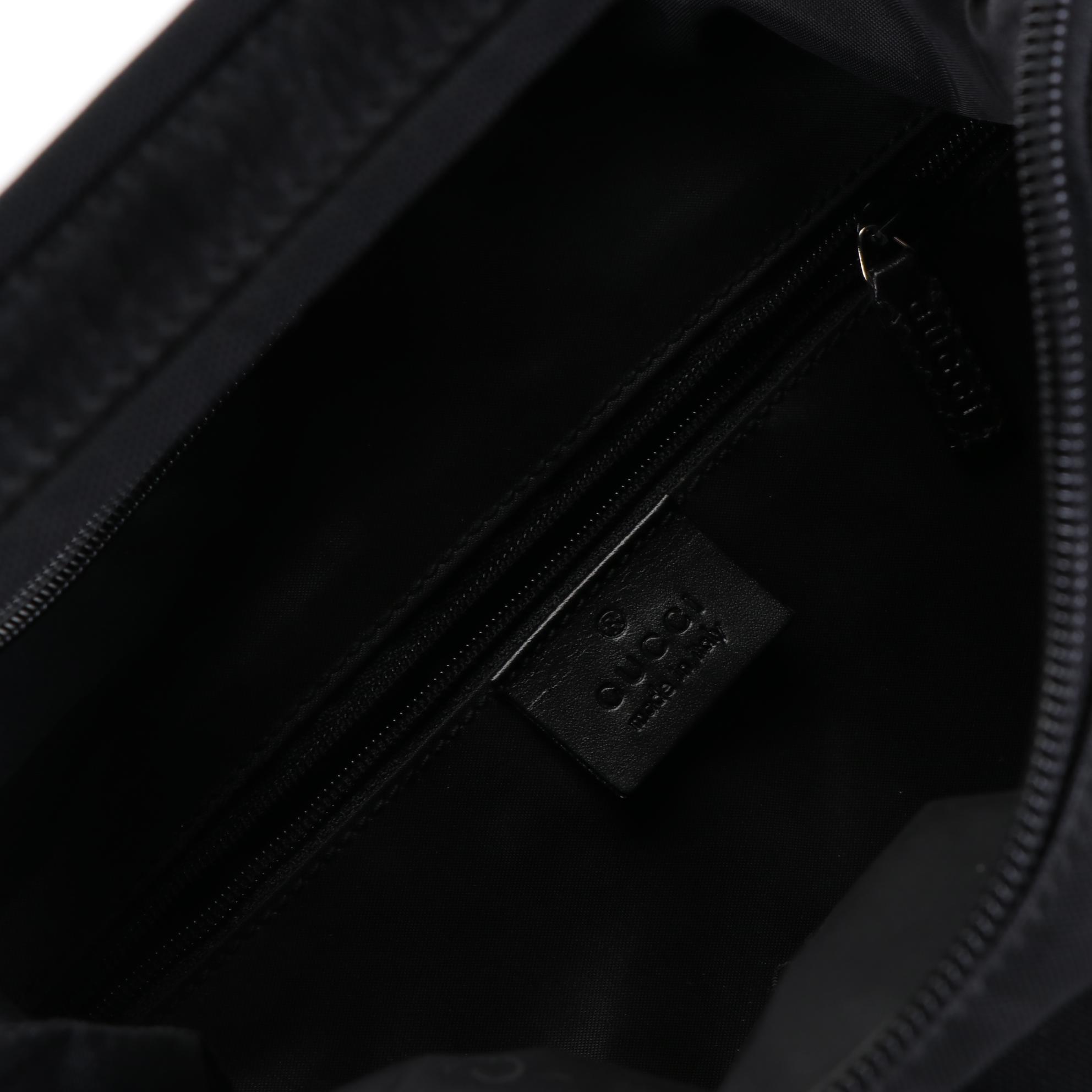 Gucci Shoulder Bag in Nylon and Black Leather