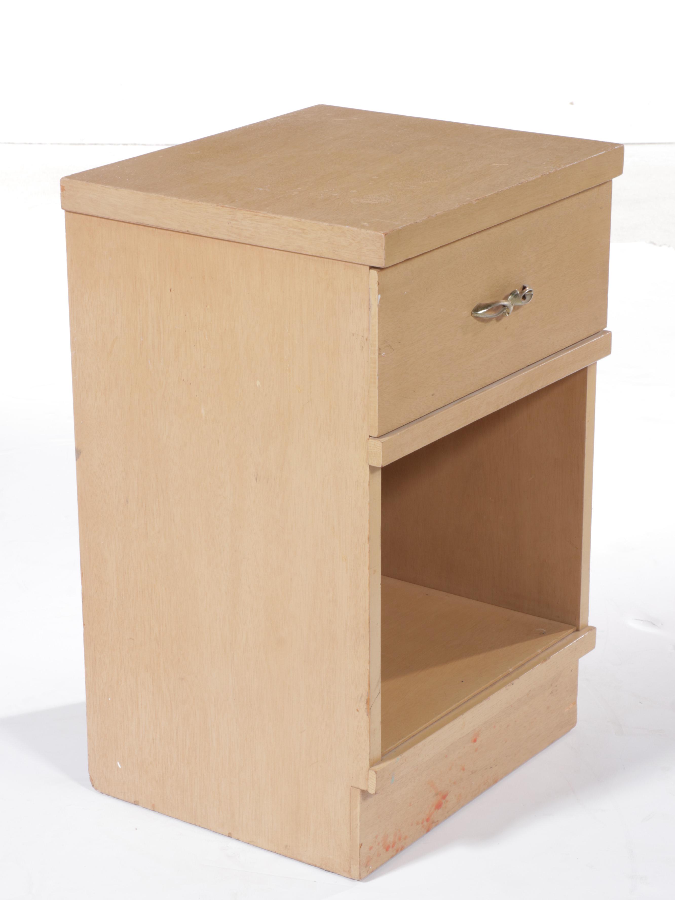 Harmony House Mid Century Modern Blonde Mahogany Nightstand