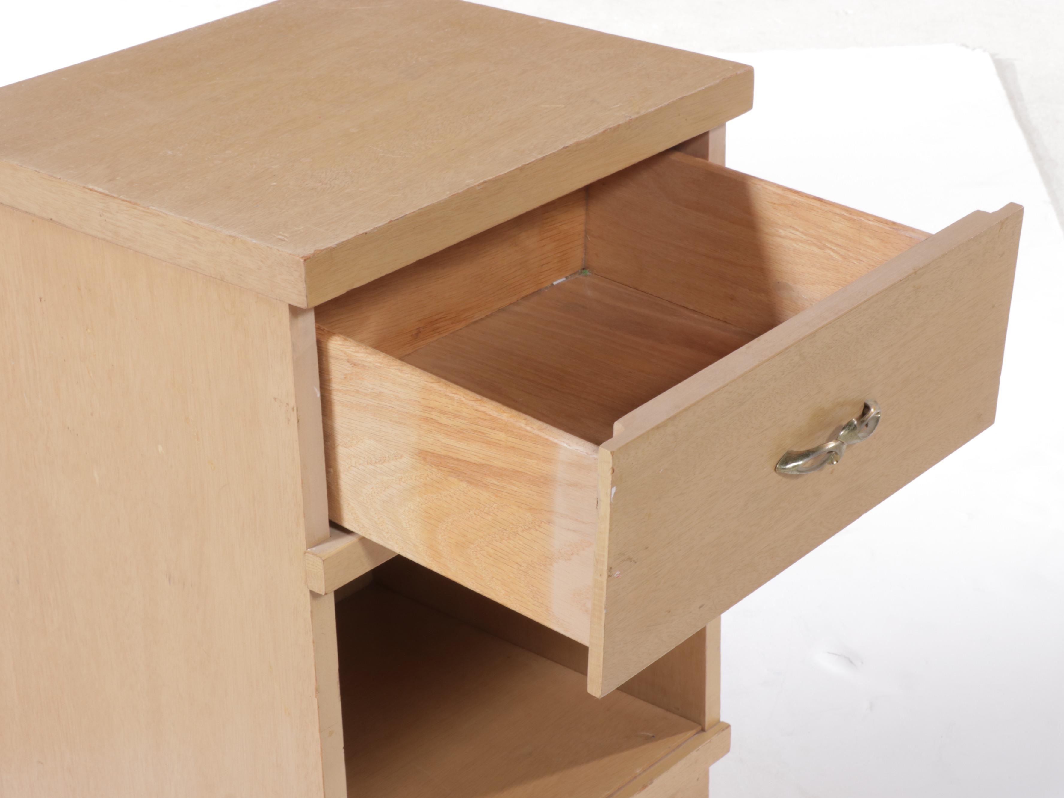 Harmony House Mid Century Modern Blonde Mahogany Nightstand