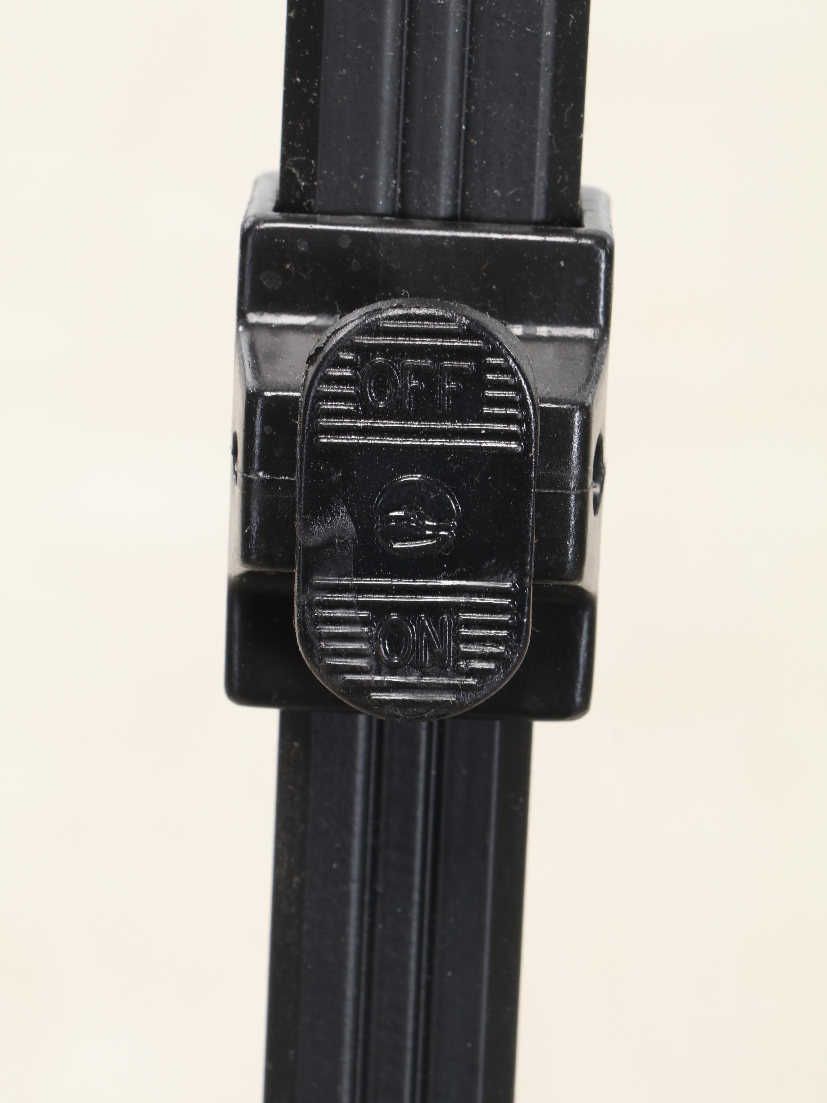 Bench 'n Vise Portable Work Bench Saw Horses With Winsor & Newton Art Easel