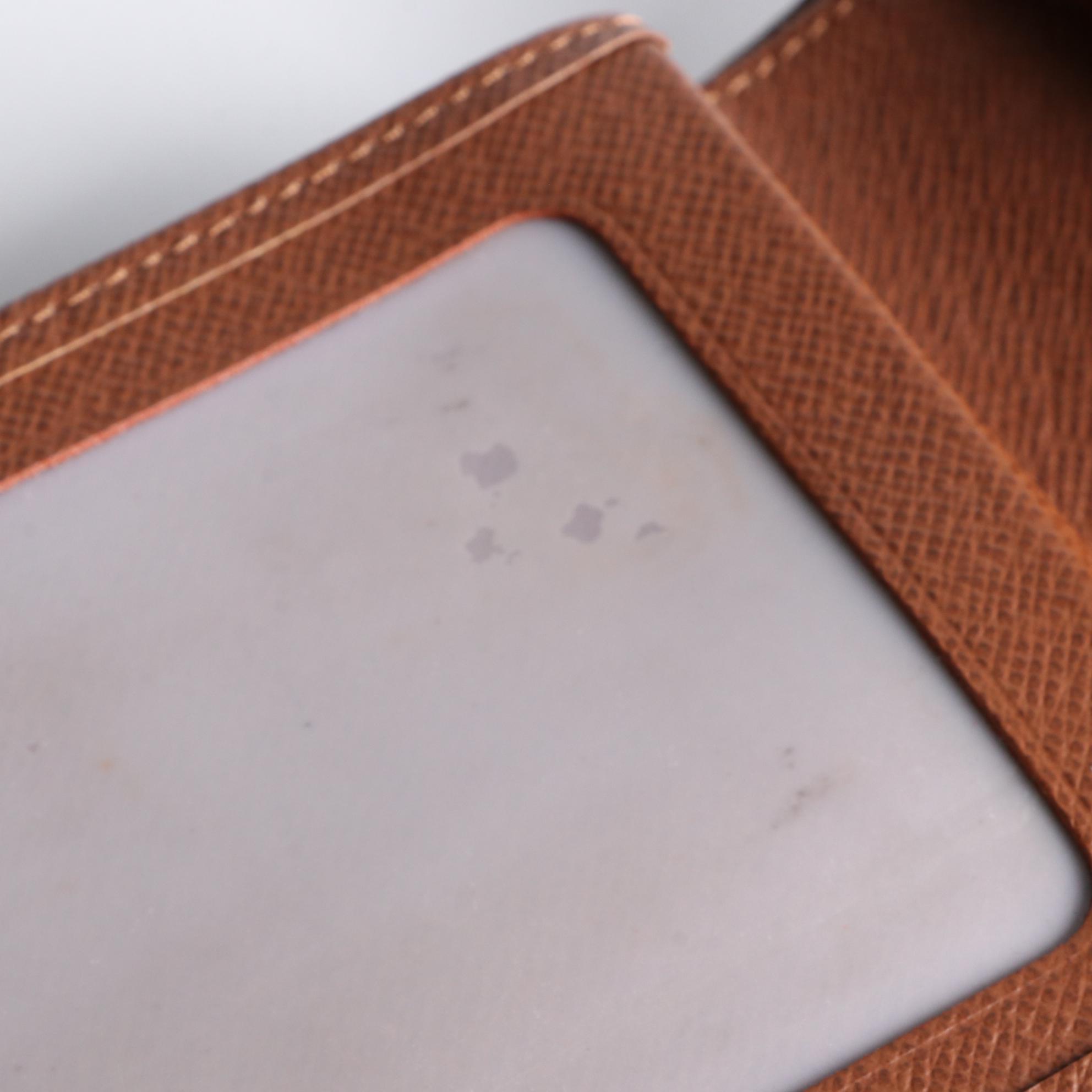 Louis Vuitton Bifold Wallet in Monogram Canvas