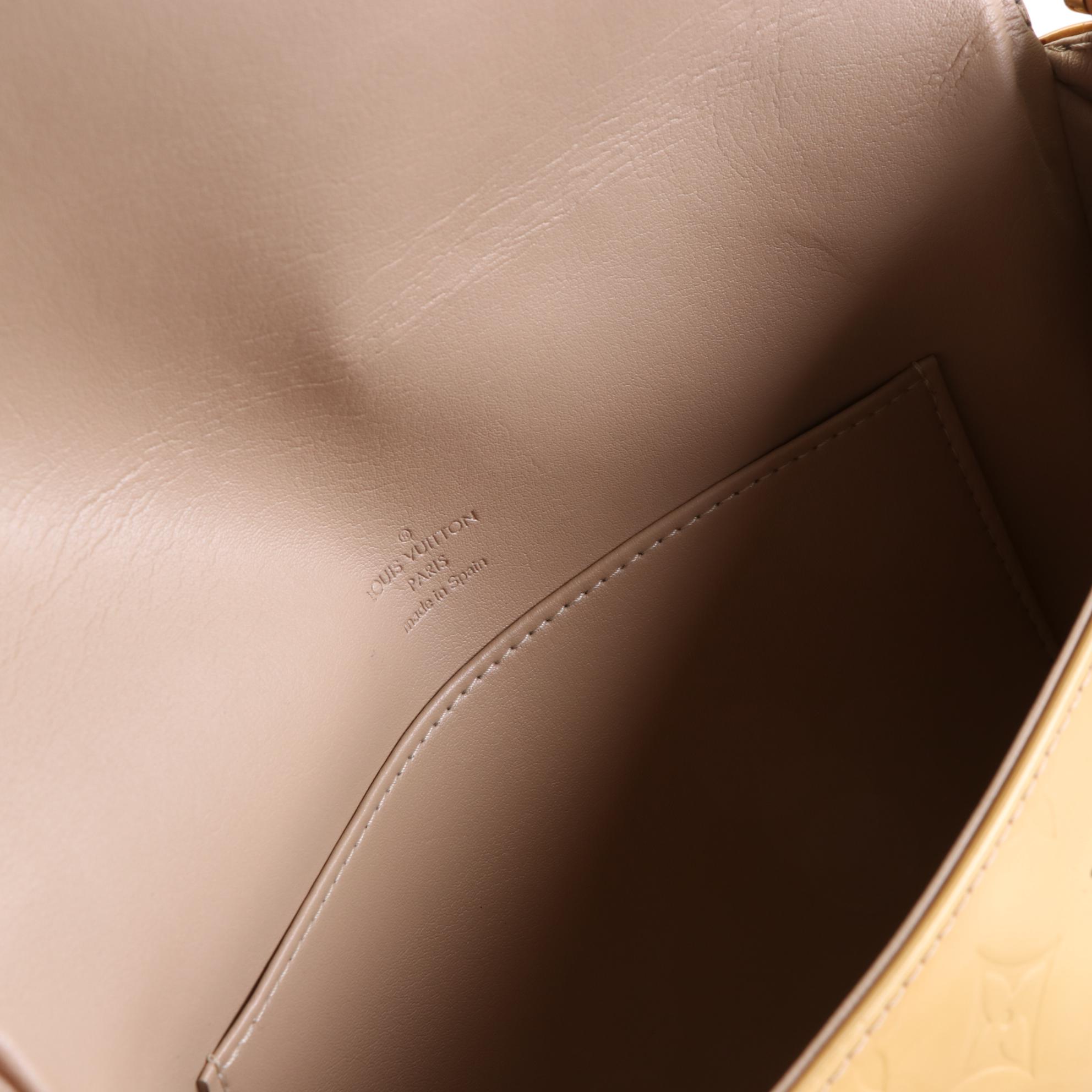 Louis Vuitton Thompson Street Front Flap Bag in Monogram Vernis