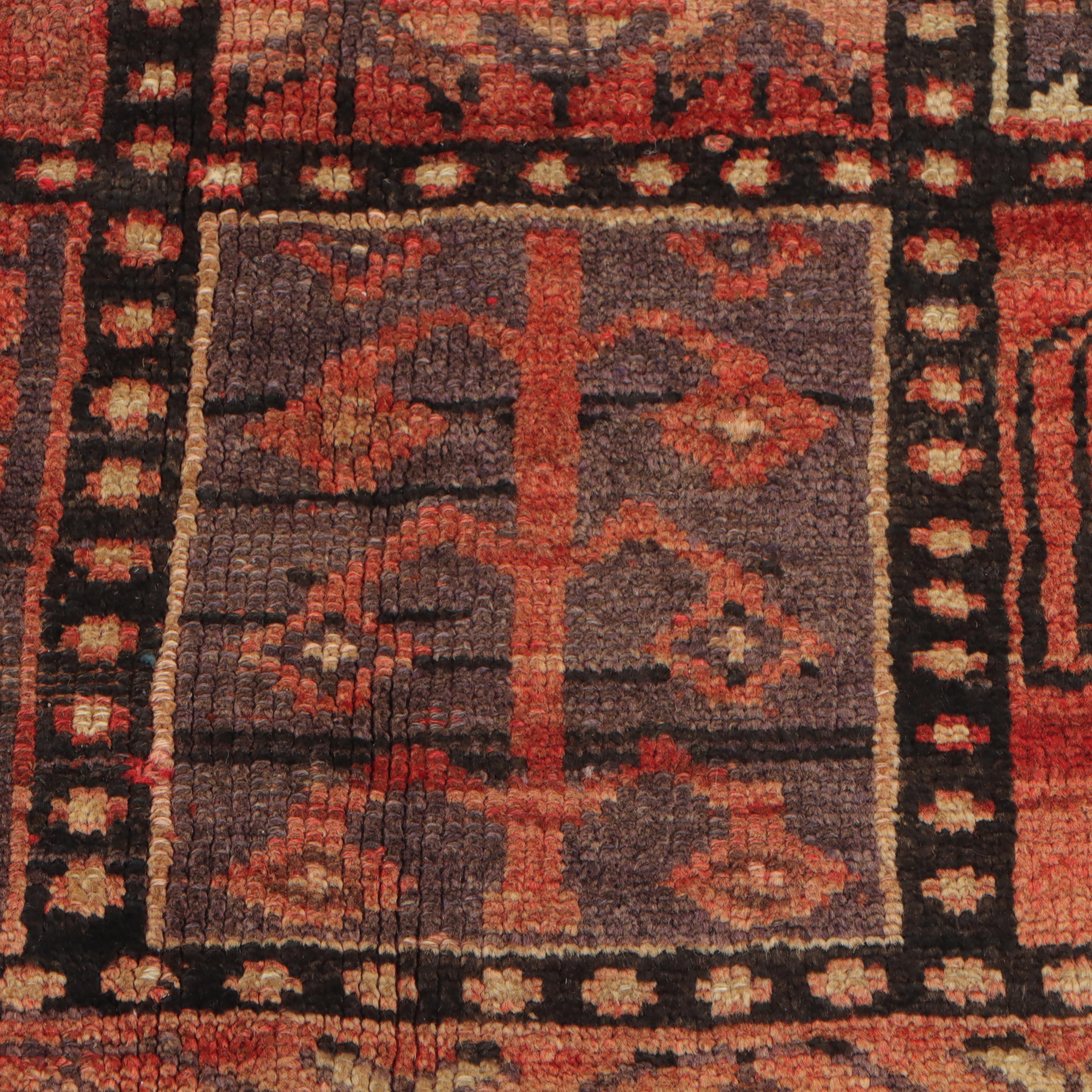 4'11 x 7'7 Hand-Knotted Persian Bakhtiari Area Rug