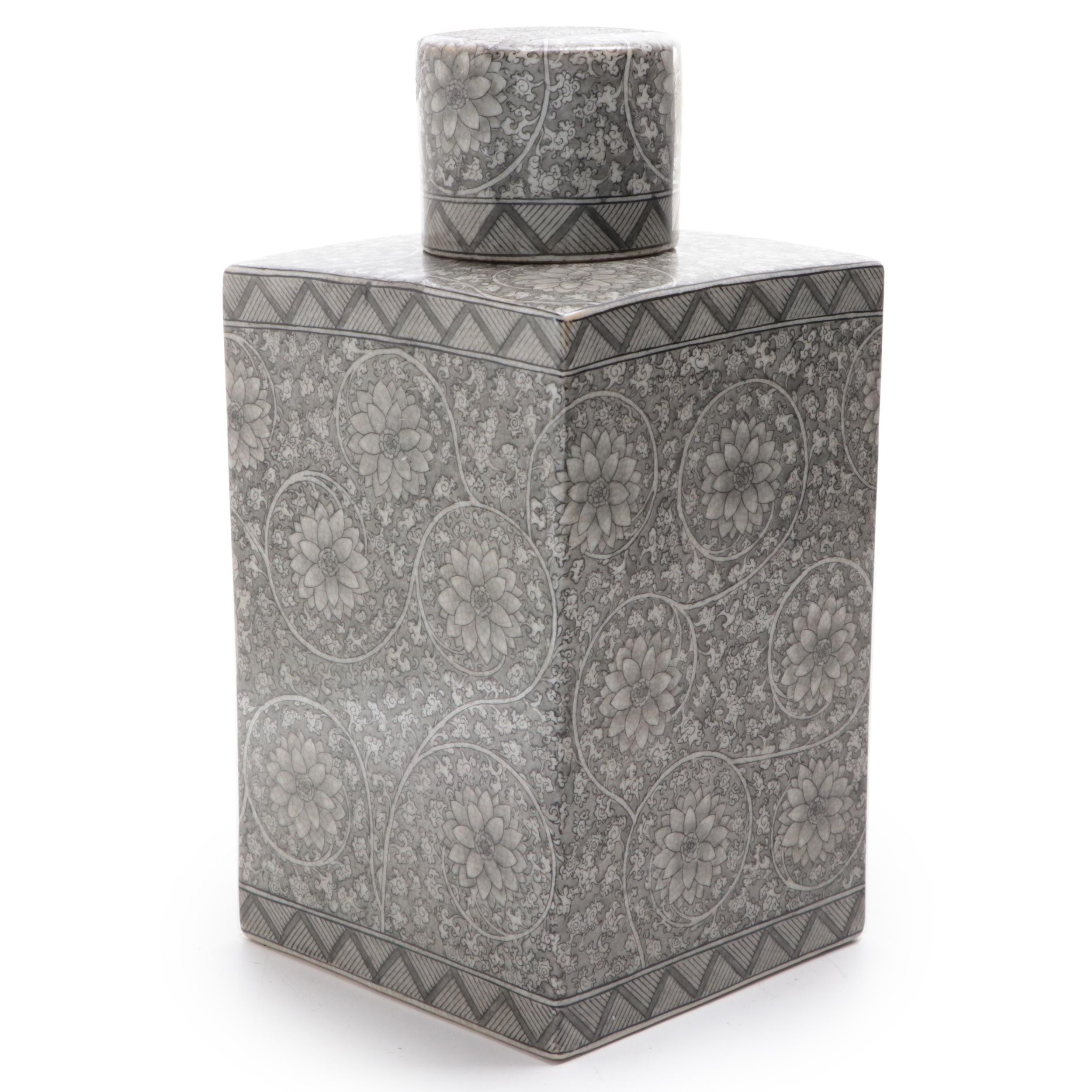 United Wilson Chinese Ceramic Decorative Tea Caddy