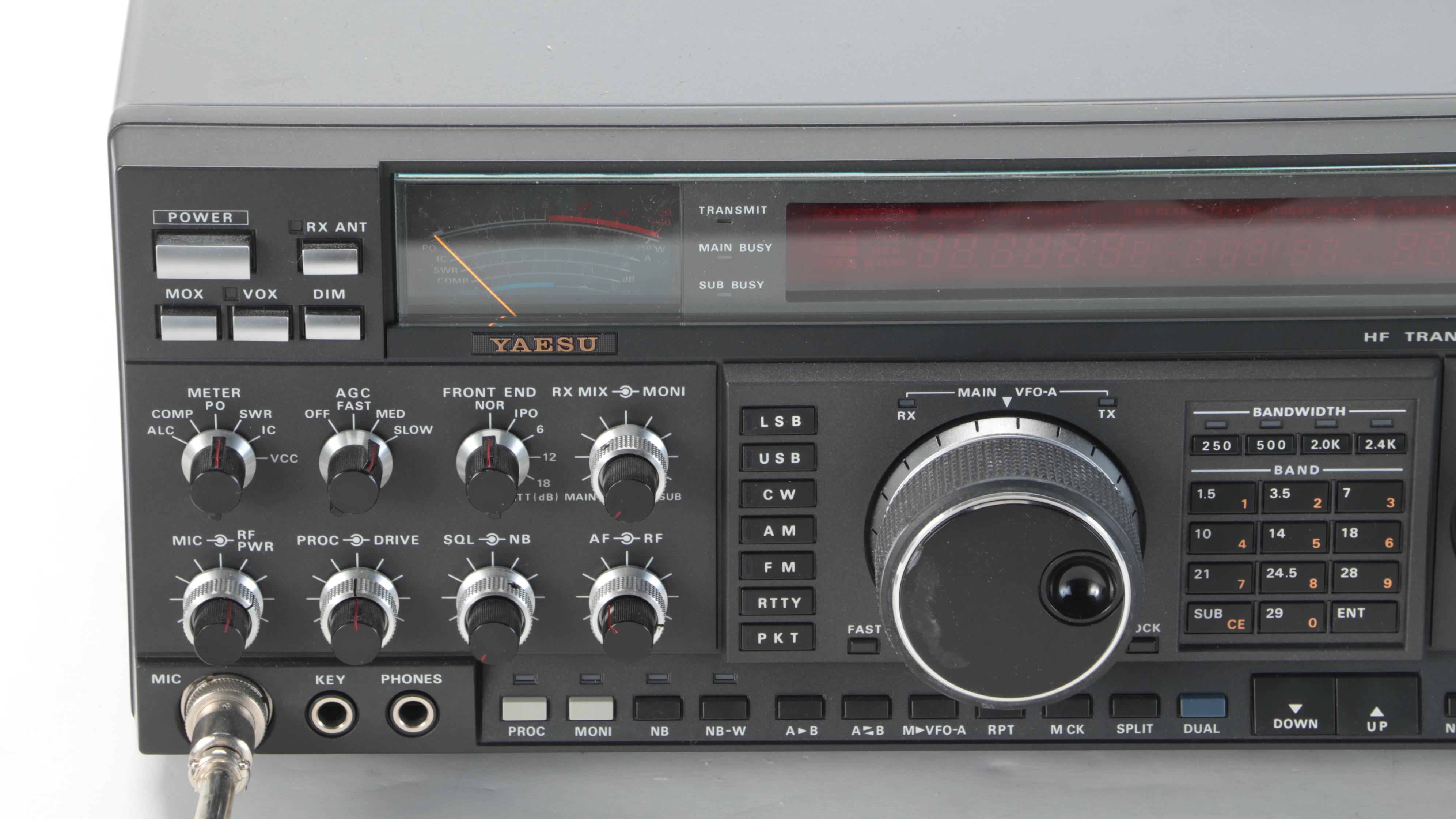 YAESU Transceiver Amateur Radio and Speaker with Ameritron Amplifier